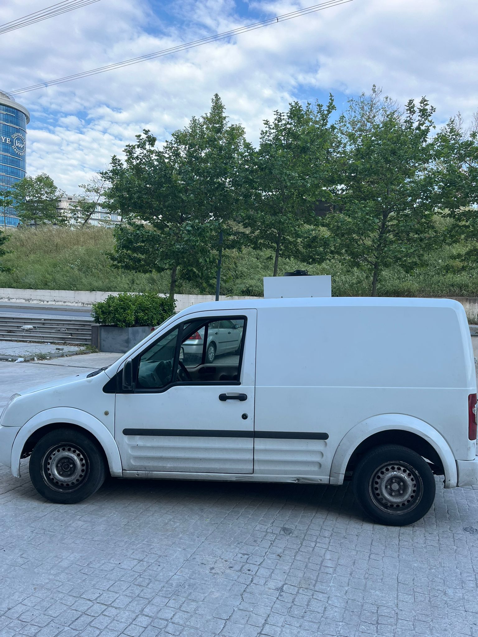 2010 model connect 1.8 90 (elden senetle araba)