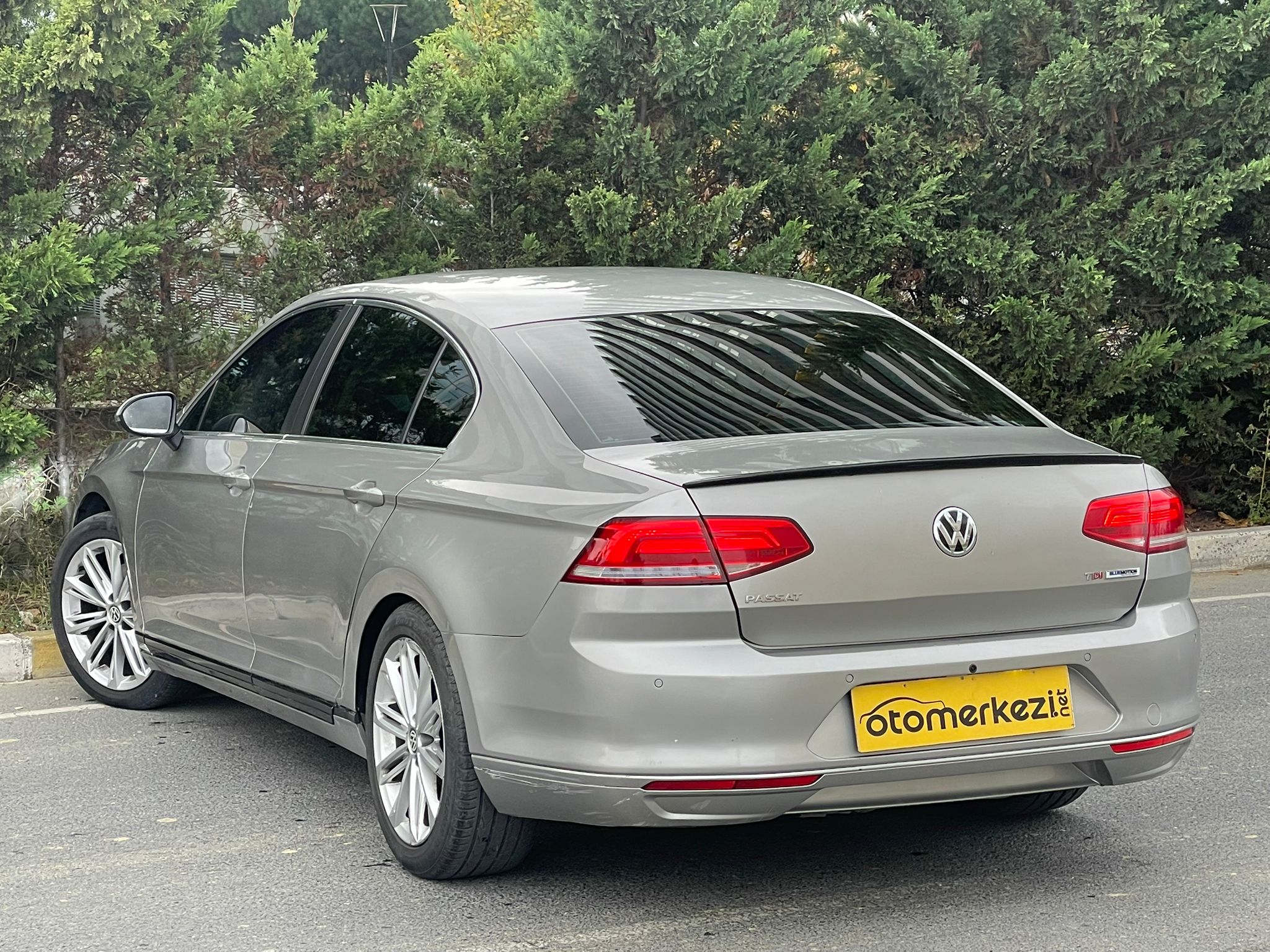 2016 OTOMOTİK DİZEL PASSAT(elden senetle araba)