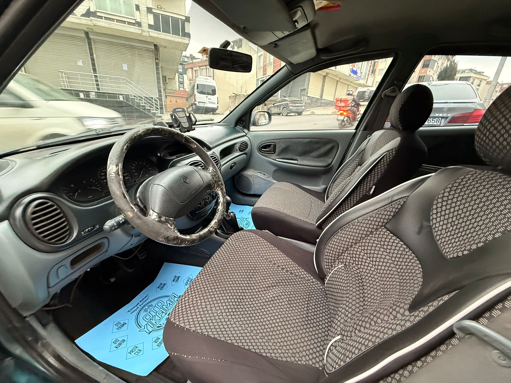 1999 RENAULT MEGAN AYAĞINIZI YERDEN KESER UYGUN FİYATLI DİZEL MANUEL