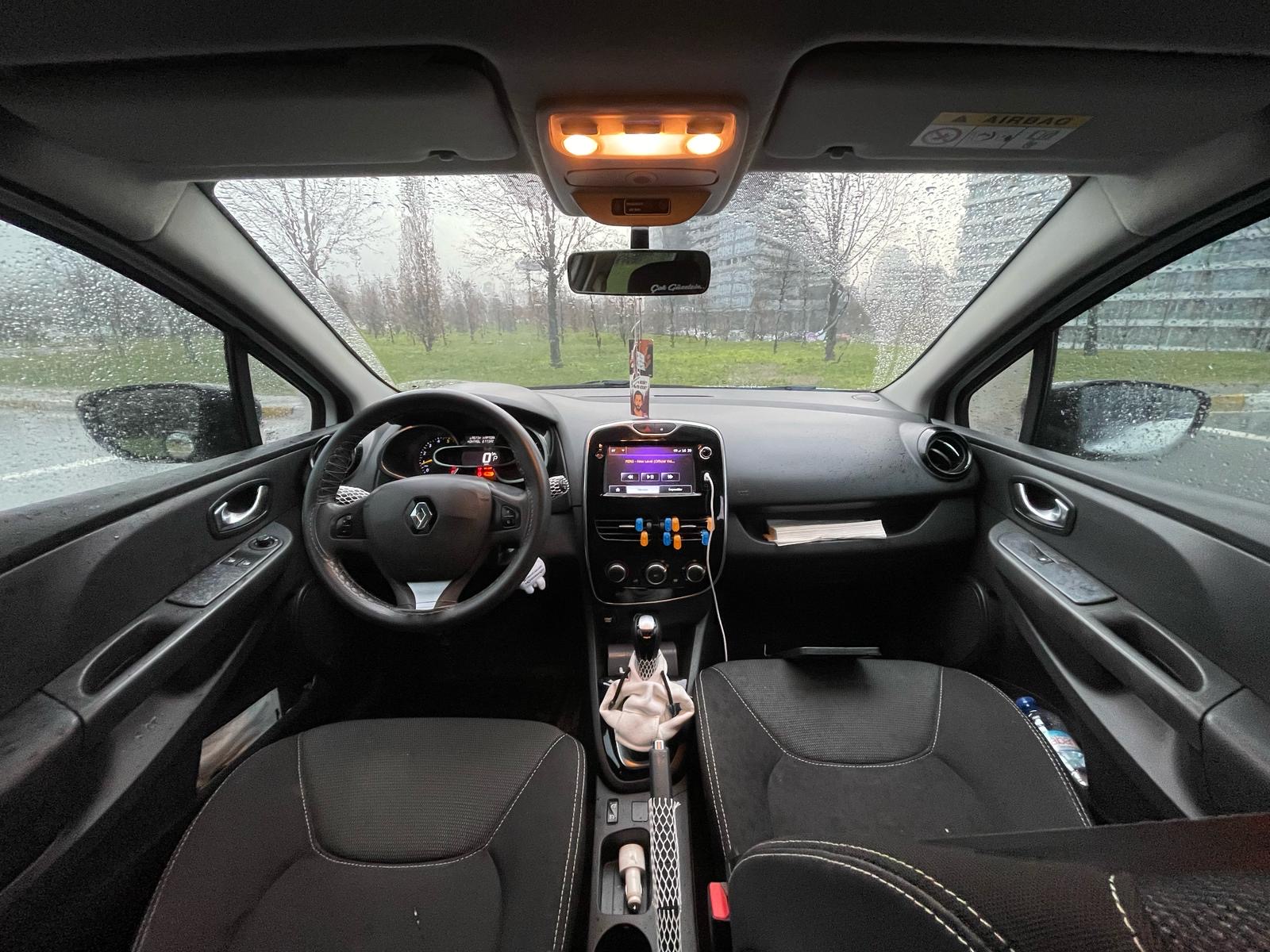 2016 model Renault Clio touch paket otomatik (elden senetle araba)