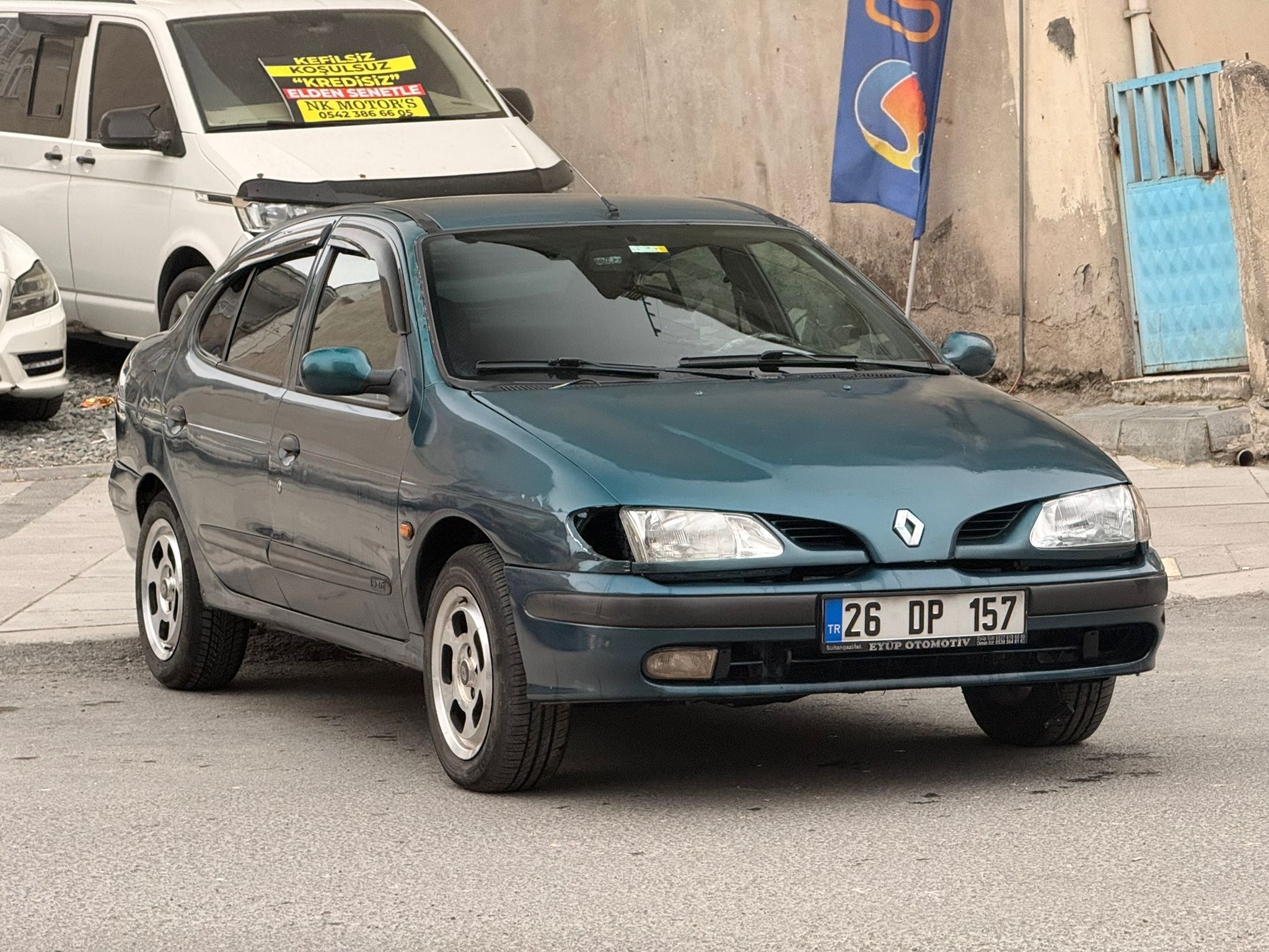 1999 RENAULT MEGAN AYAĞINIZI YERDEN KESER UYGUN FİYATLI DİZEL MANUEL