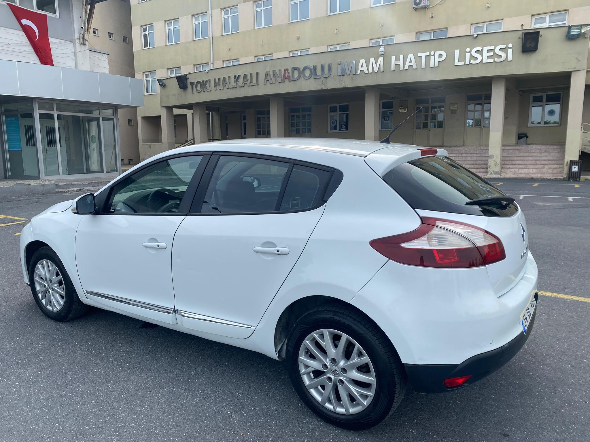 2015 model yeni kasa megan (elden senetle araba)
