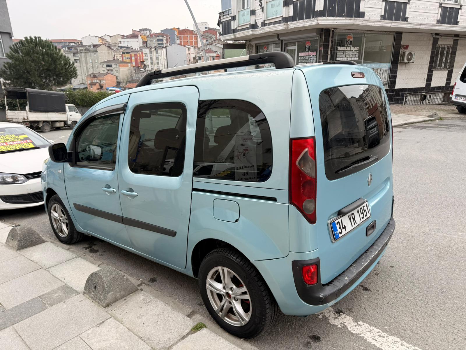 2010 MODEL YENİ KASA KANGO BU FİYATA YOK ÜSTELİK TAKSİTLE