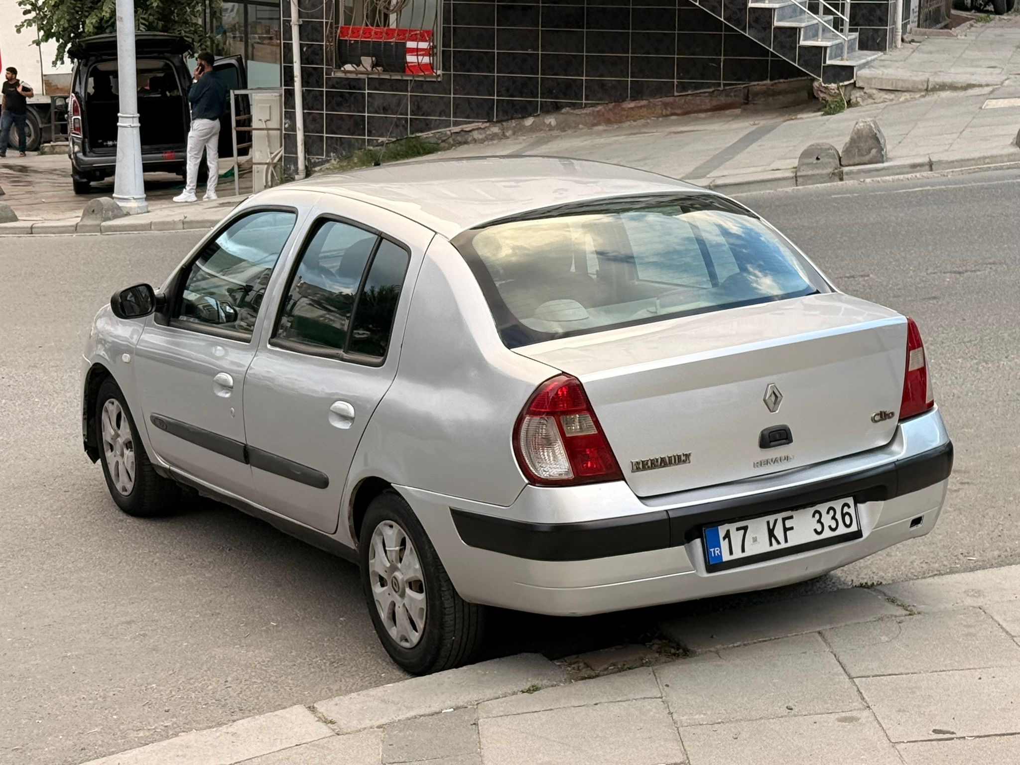 2006 RENAULT CLİO TAMAMINA KREDİ KARTINA 6 AY VADE FARKSIZ TAKSİT