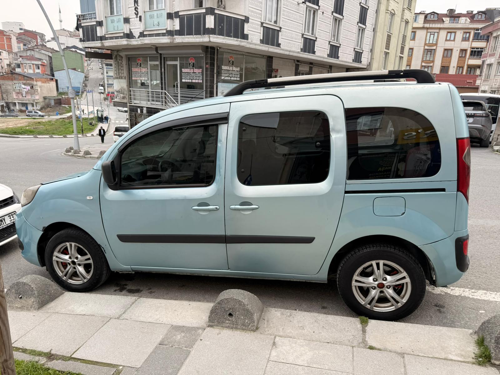 2010 MODEL YENİ KASA KANGO BU FİYATA YOK ÜSTELİK TAKSİTLE