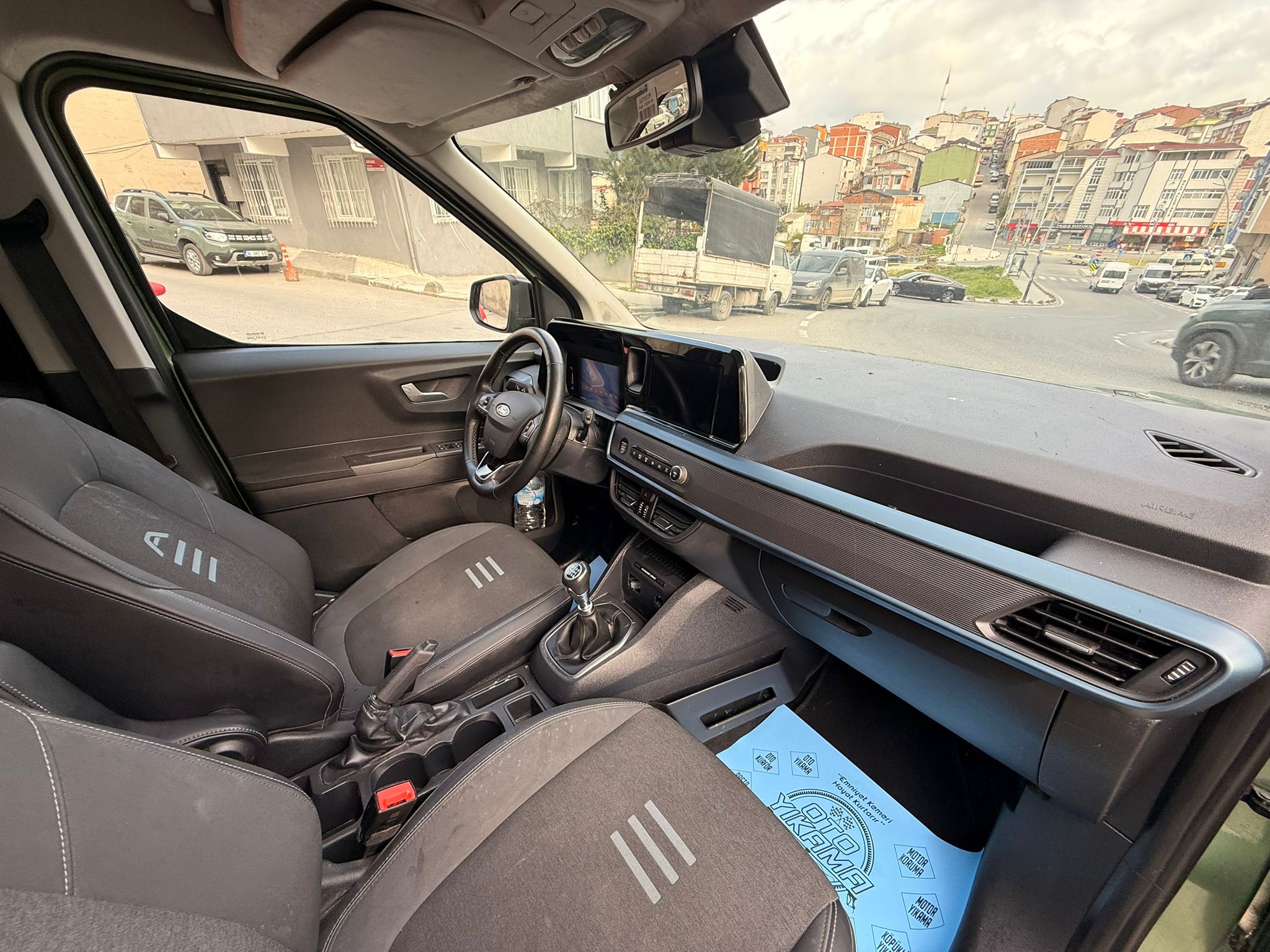 2025 MODEL FULL PAKET FORD COURİER KM 17.BİNDE HASAR KAYITLI UYGUN FİY