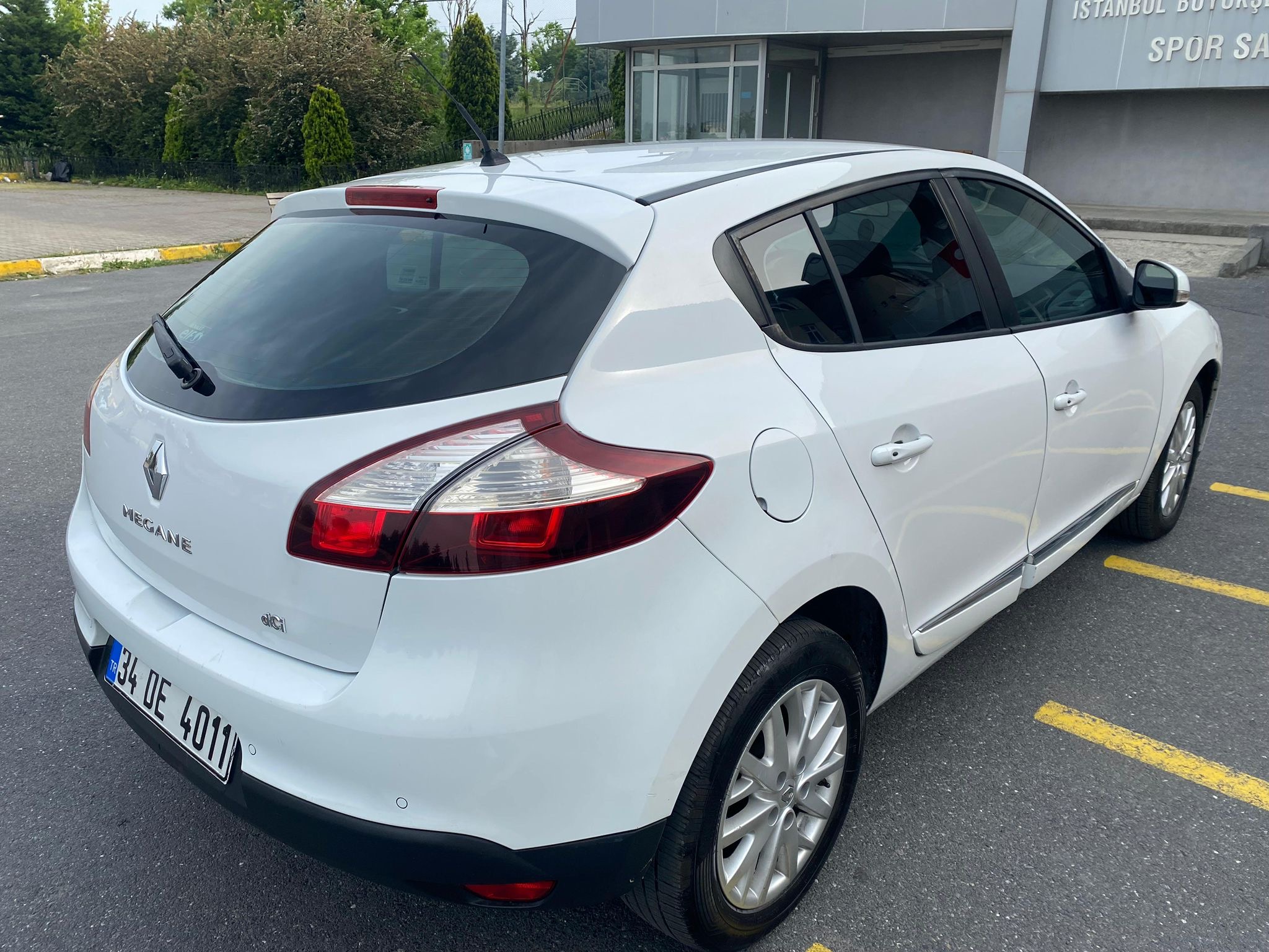 2015 model yeni kasa megan (elden senetle araba)