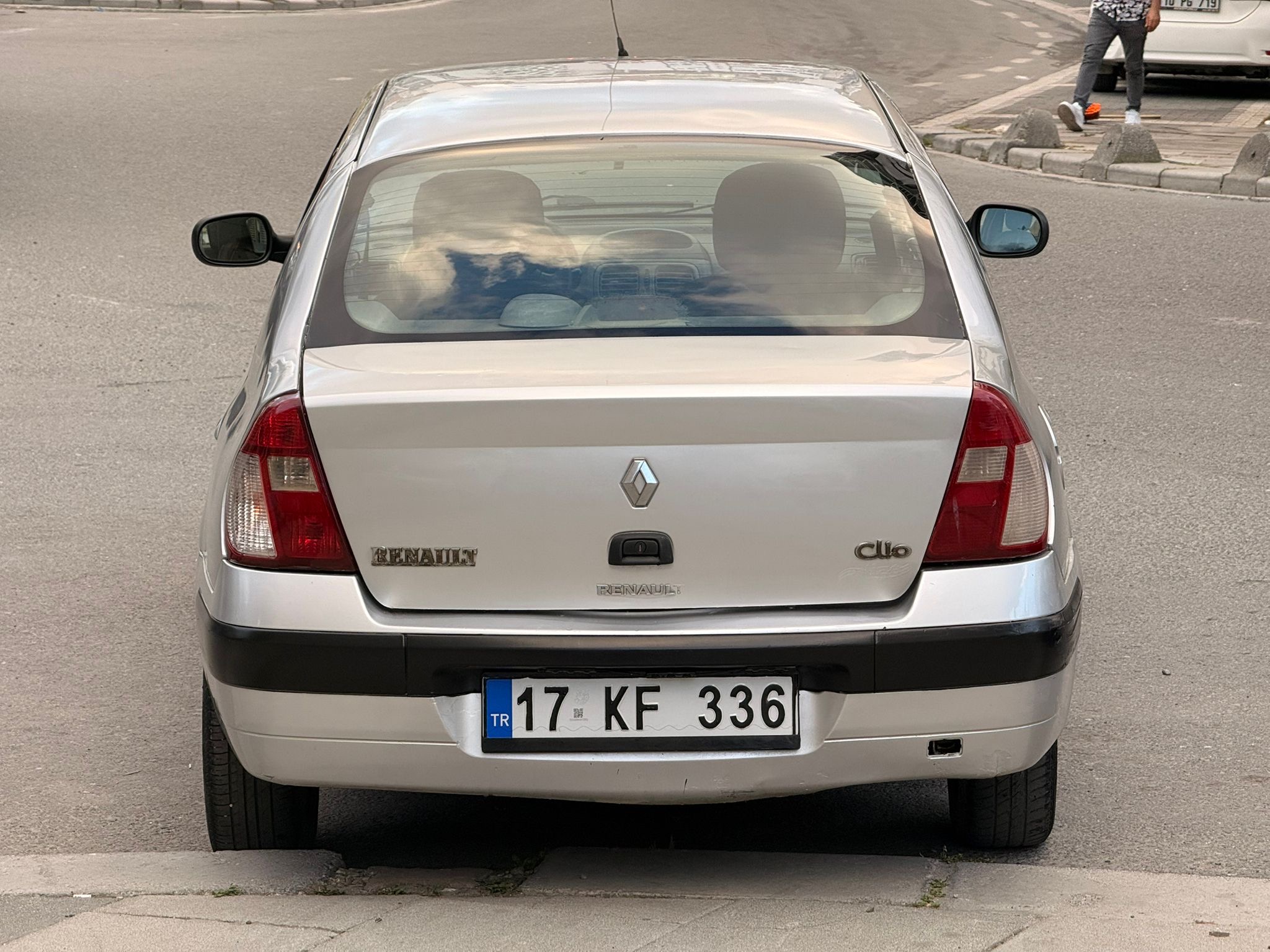 2006 RENAULT CLİO TAMAMINA KREDİ KARTINA 6 AY VADE FARKSIZ TAKSİT