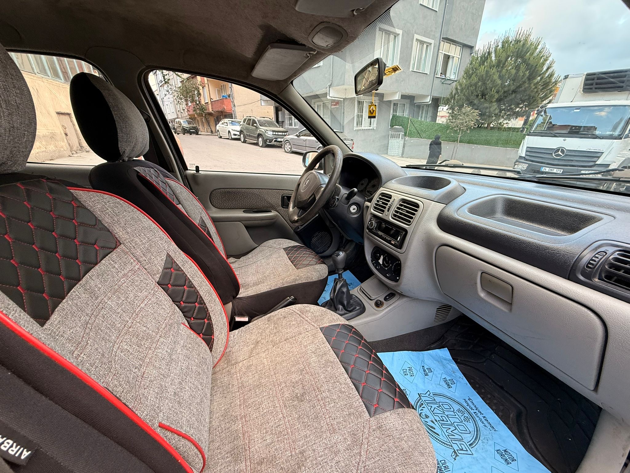 2006 RENAULT CLİO TAMAMINA KREDİ KARTINA 6 AY VADE FARKSIZ TAKSİT