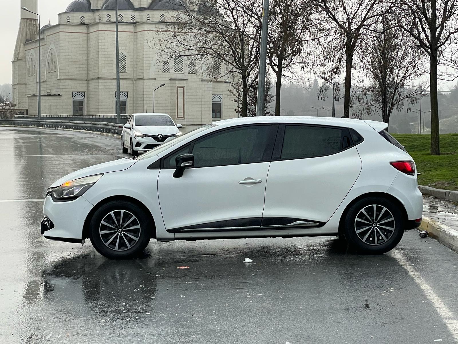 2016 model Renault Clio touch paket otomatik (elden senetle araba)
