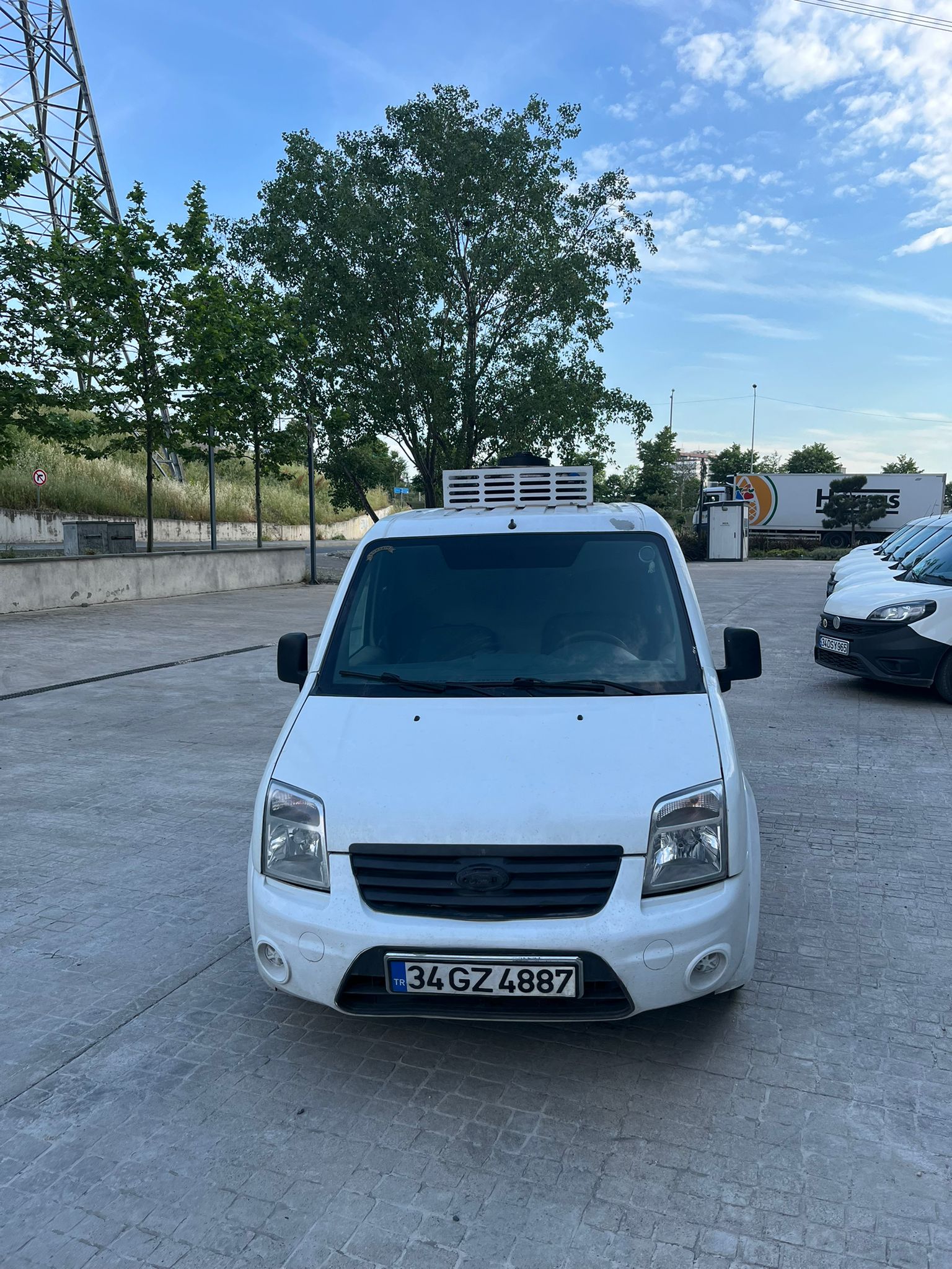 2010 model connect 1.8 90 (elden senetle araba)