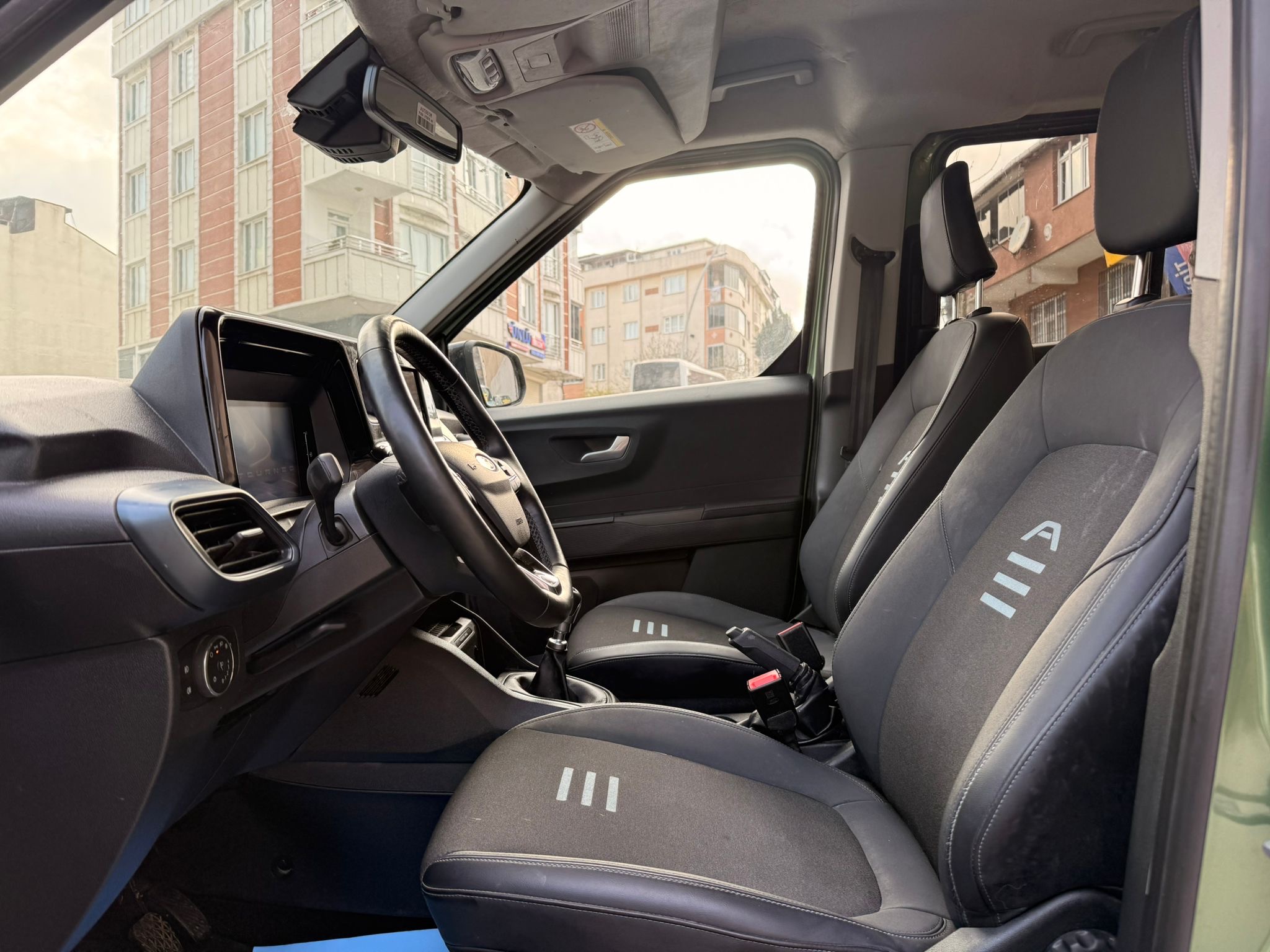 2025 MODEL FULL PAKET FORD COURİER KM 17.BİNDE HASAR KAYITLI UYGUN FİY