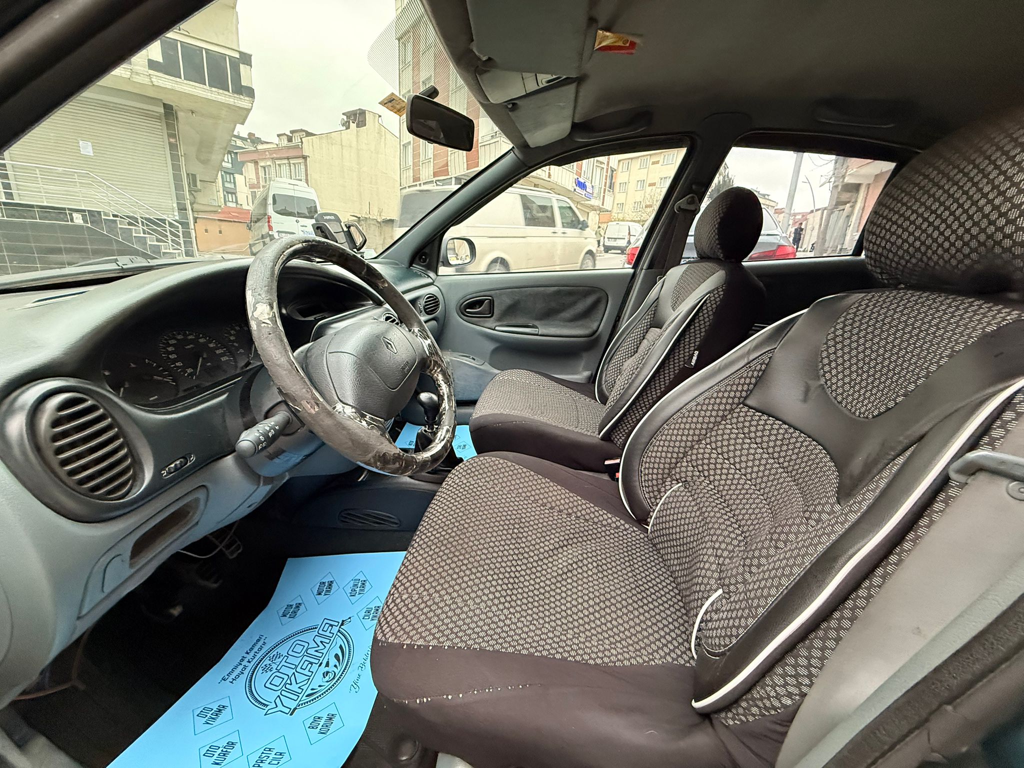 1999 RENAULT MEGAN AYAĞINIZI YERDEN KESER UYGUN FİYATLI DİZEL MANUEL