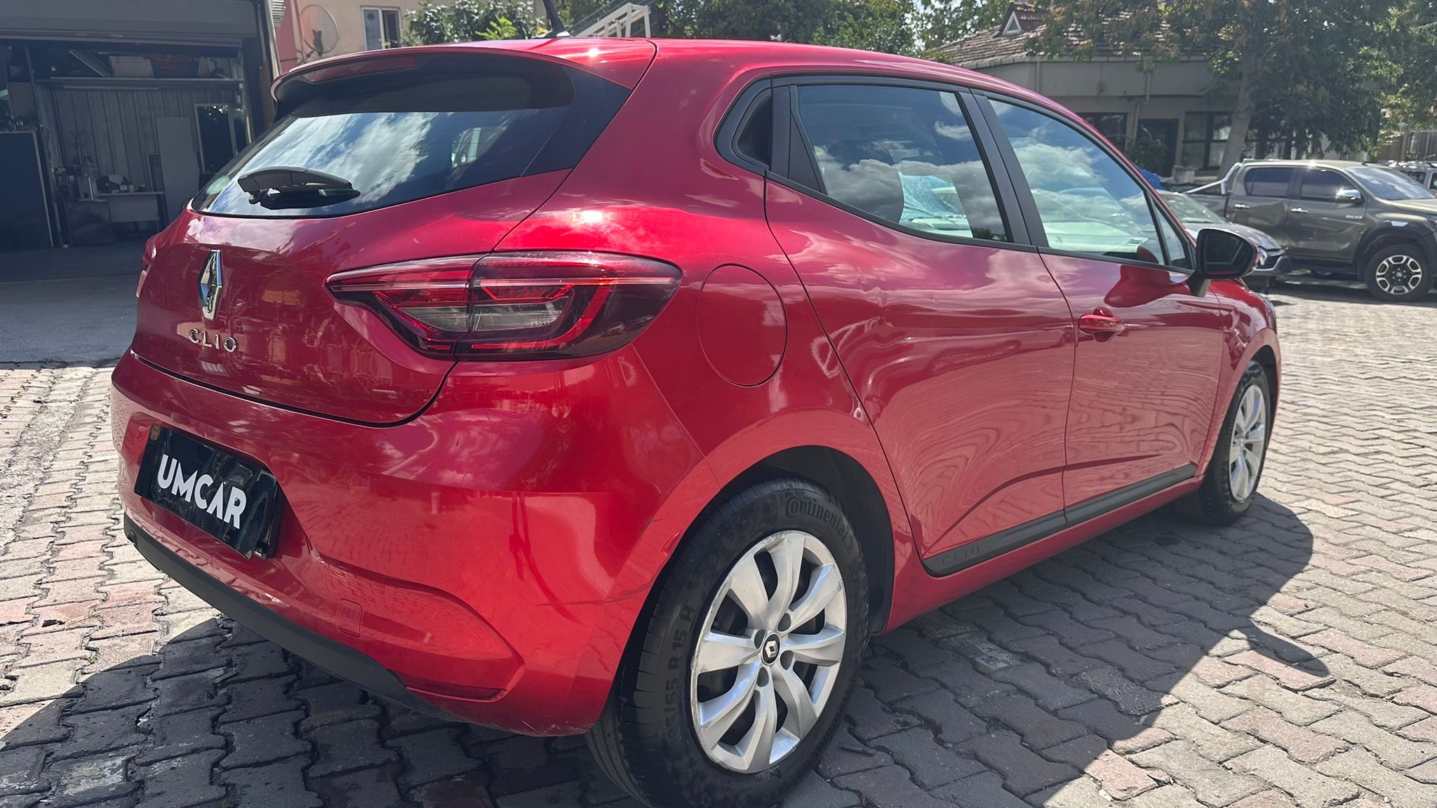 2022 MODEL CLİO 1.0TCE JOY OTOMATİK DÜŞÜK PEŞİNAT 36 AY VADE İLE ELDEN