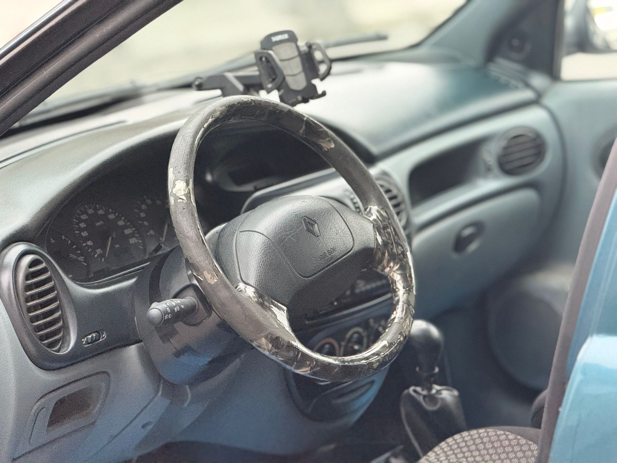 1999 RENAULT MEGAN AYAĞINIZI YERDEN KESER UYGUN FİYATLI DİZEL MANUEL