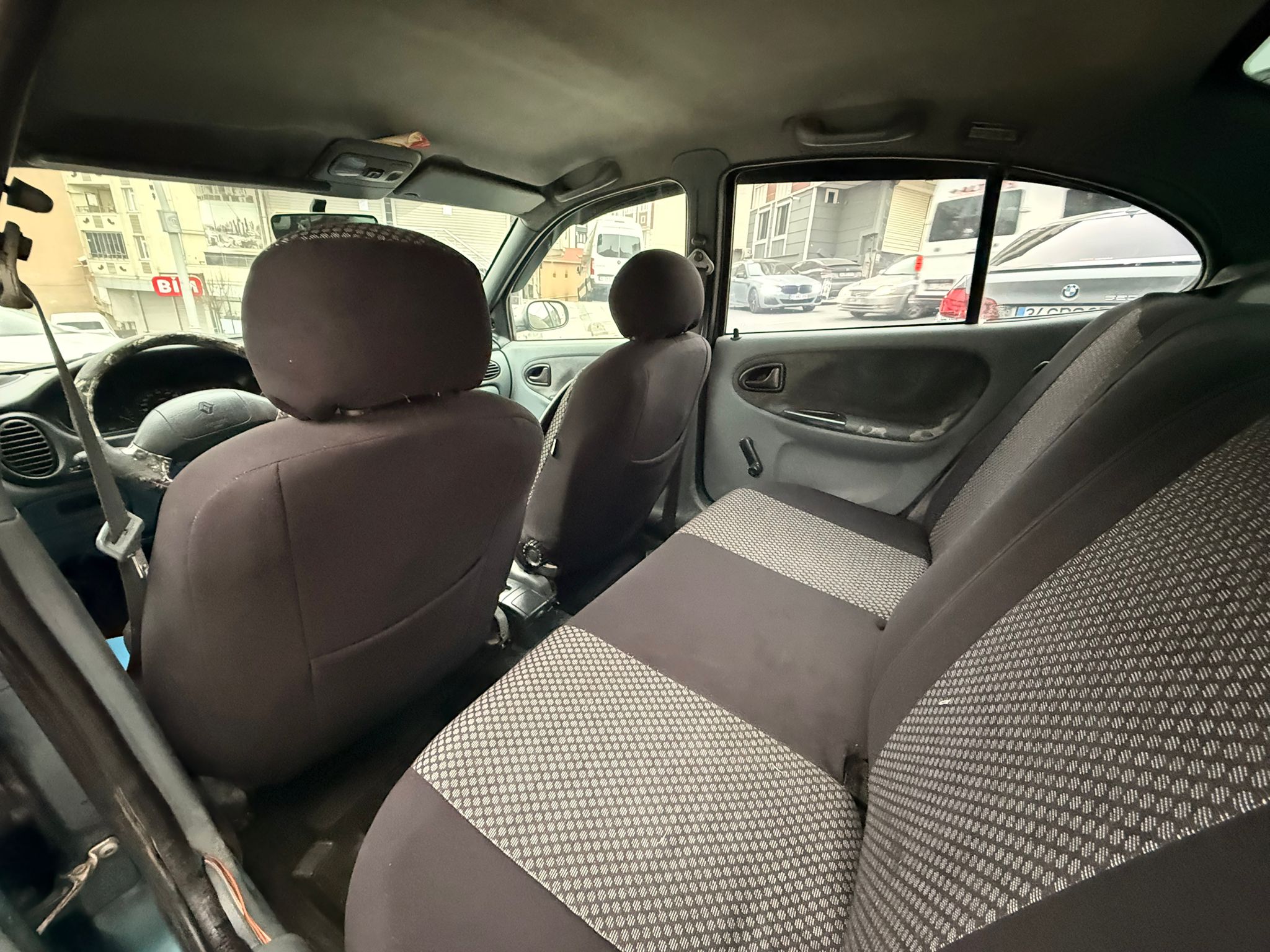 1999 RENAULT MEGAN AYAĞINIZI YERDEN KESER UYGUN FİYATLI DİZEL MANUEL