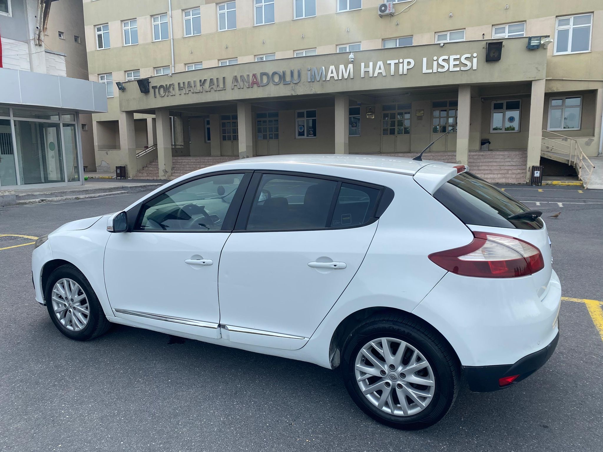 2015 model yeni kasa megan (elden senetle araba)