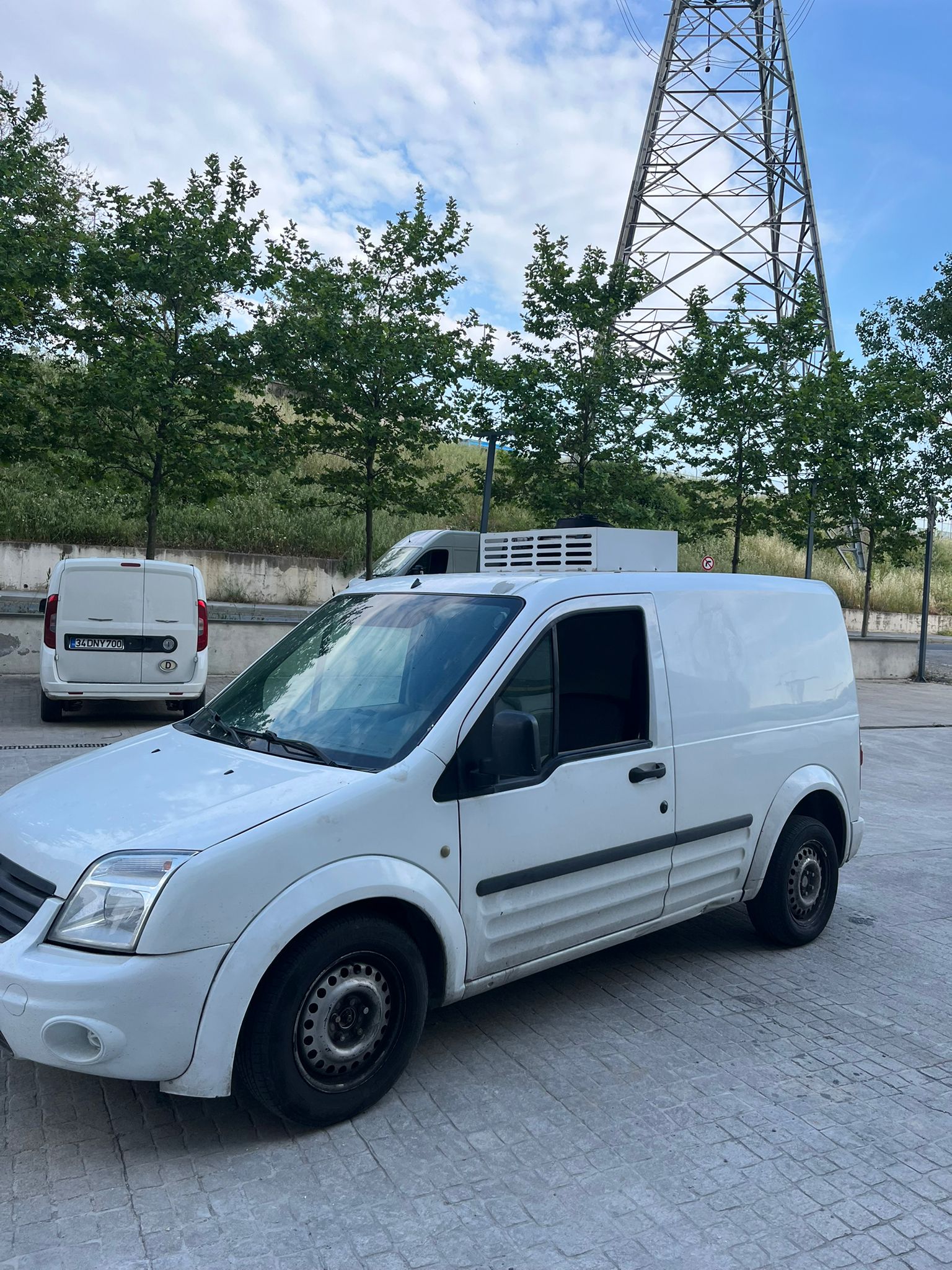 2010 model connect 1.8 90 (elden senetle araba)