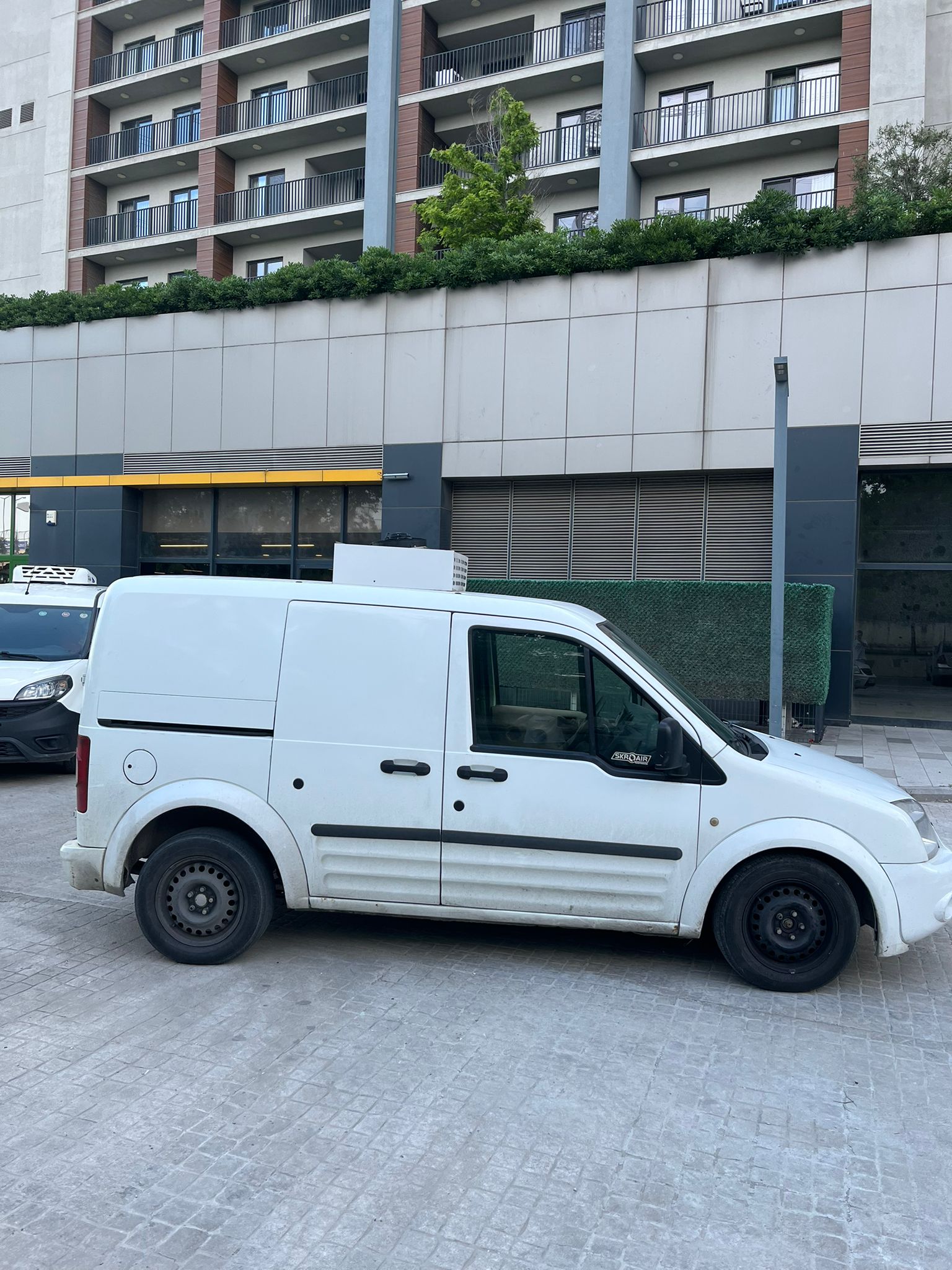 2010 model connect 1.8 90 (elden senetle araba)