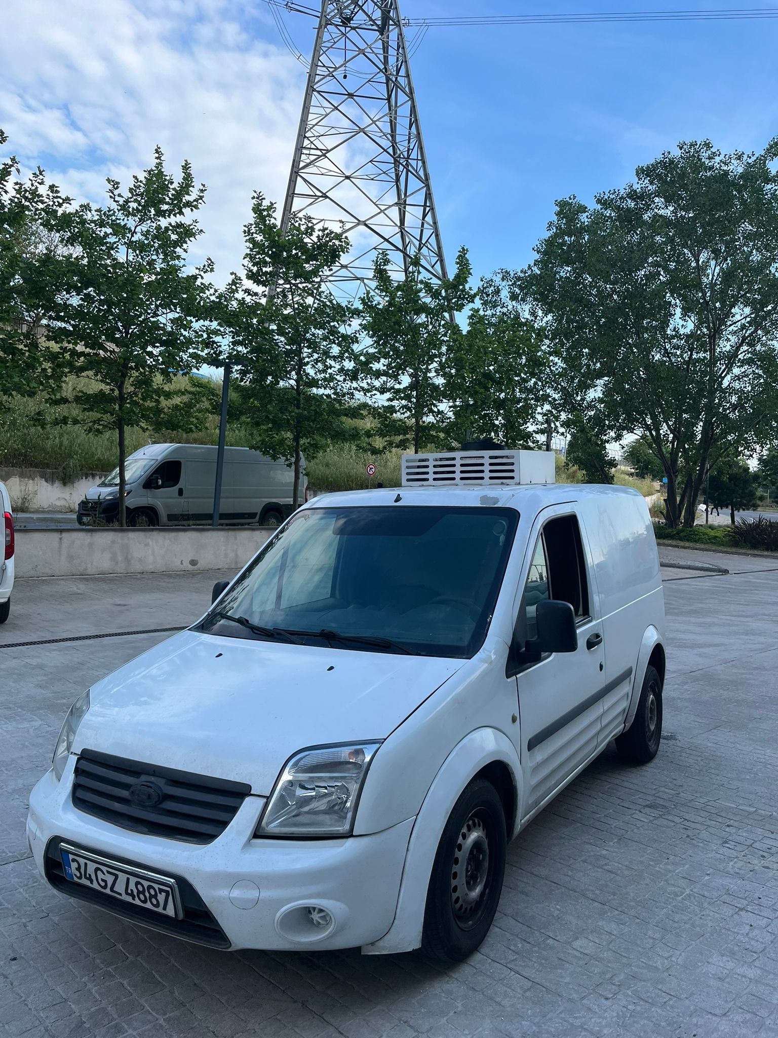 2010 model connect 1.8 90 (elden senetle araba)