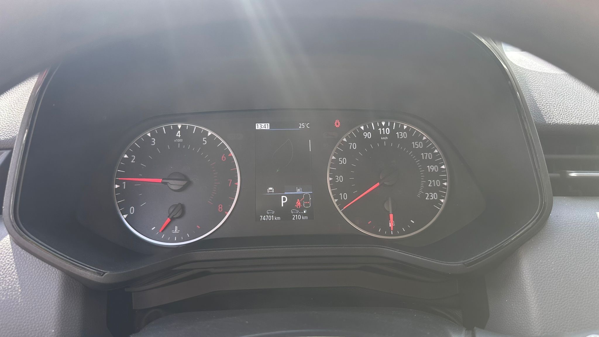 2022 MODEL CLİO 1.0TCE JOY OTOMATİK DÜŞÜK PEŞİNAT 36 AY VADE İLE ELDEN