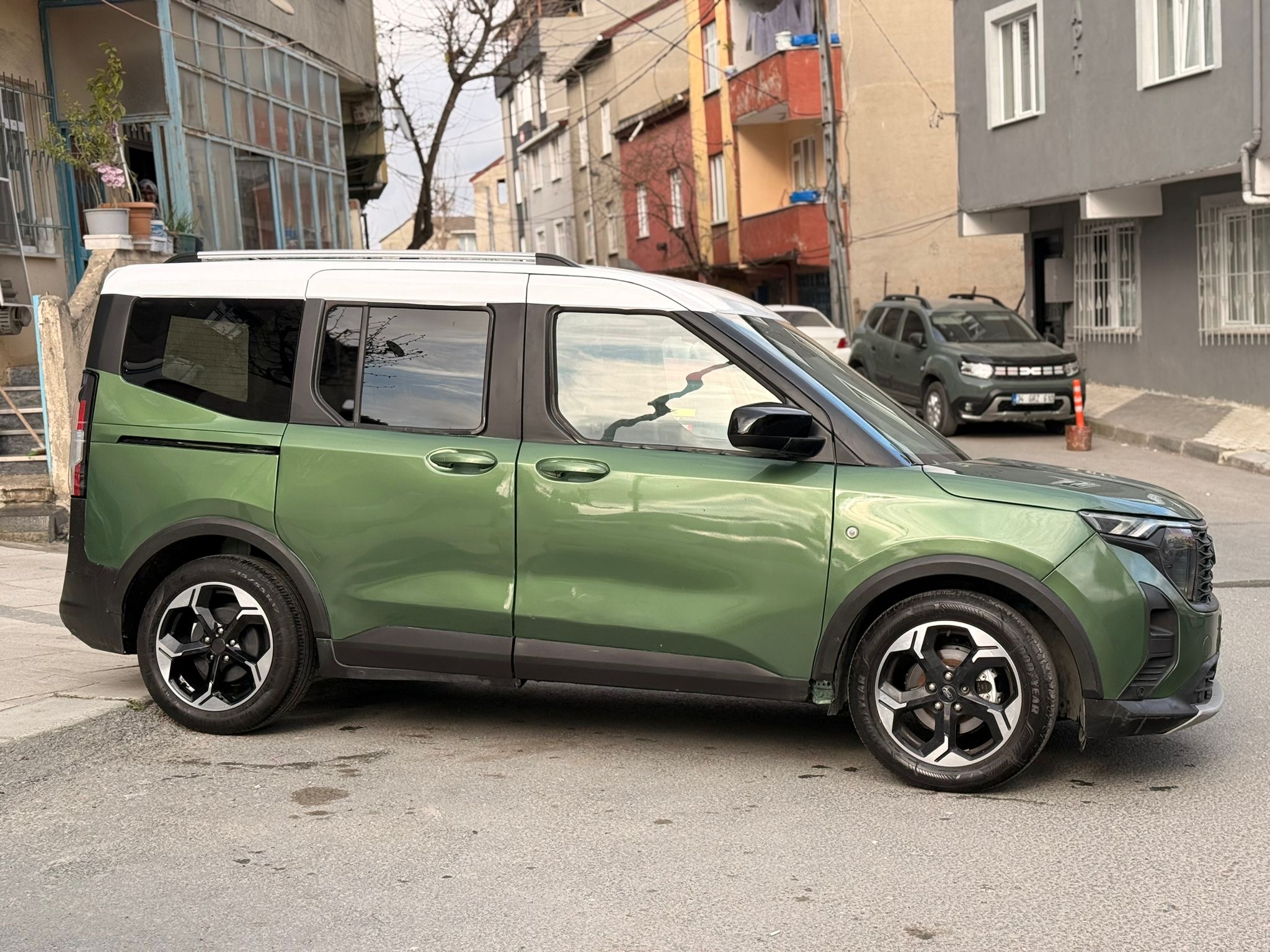 2025 MODEL FULL PAKET FORD COURİER KM 17.BİNDE HASAR KAYITLI UYGUN FİY