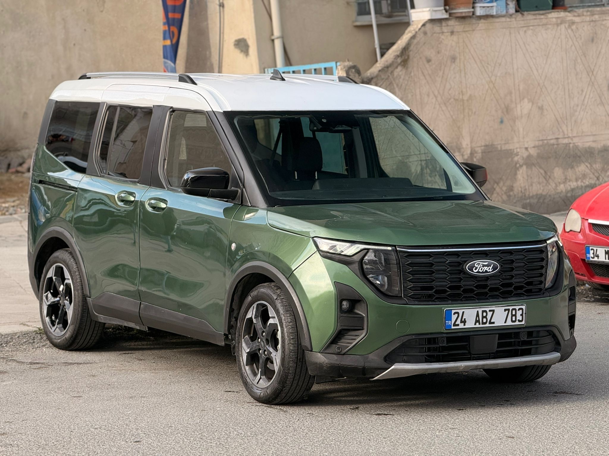 2025 MODEL FULL PAKET FORD COURİER KM 17.BİNDE HASAR KAYITLI UYGUN FİY