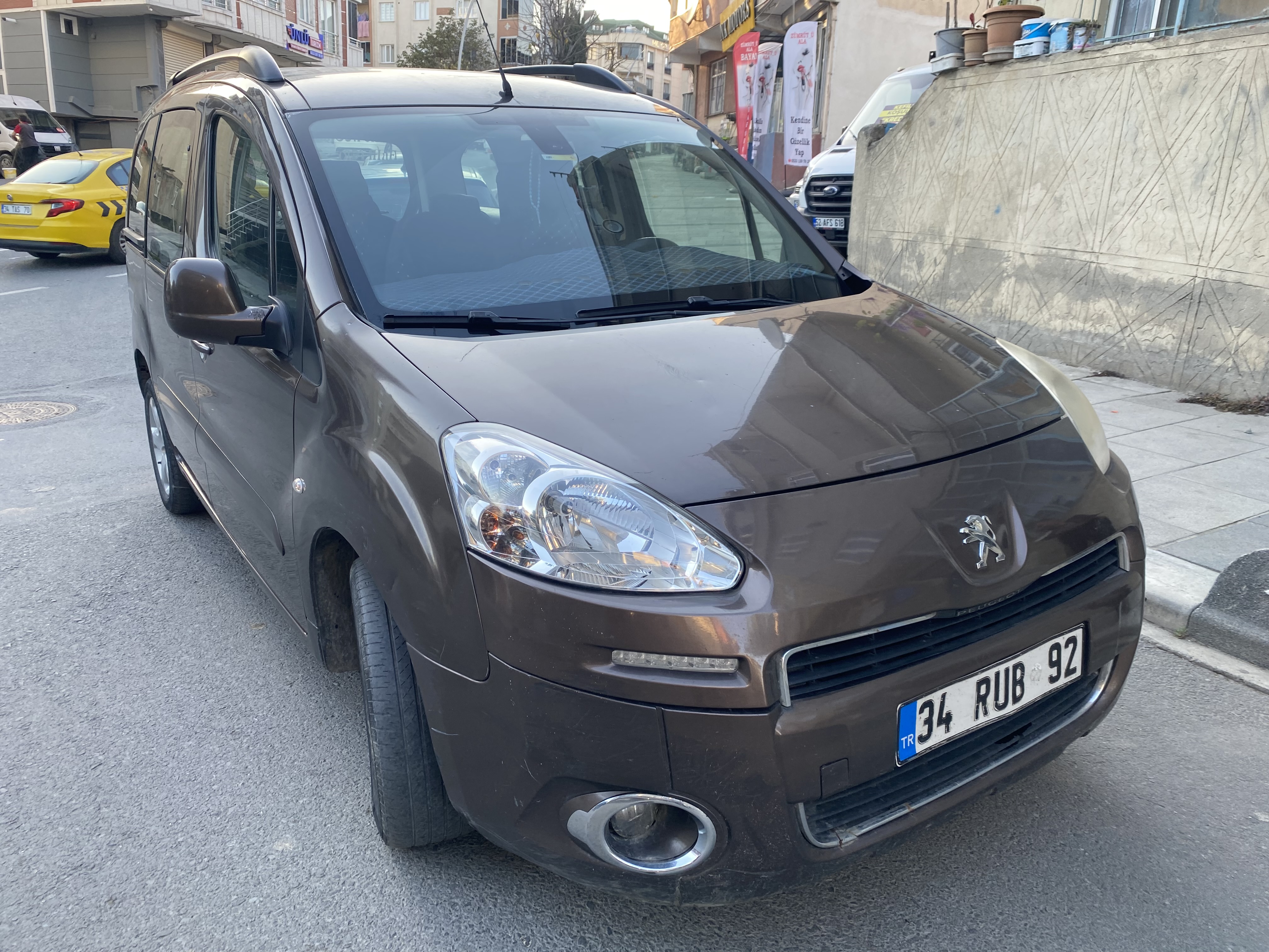 NK MOTORS'TAN 2012 MODEL PEUGEOT PARTNER 1.6 HDİ DİZEL 0,89 oran ile 4