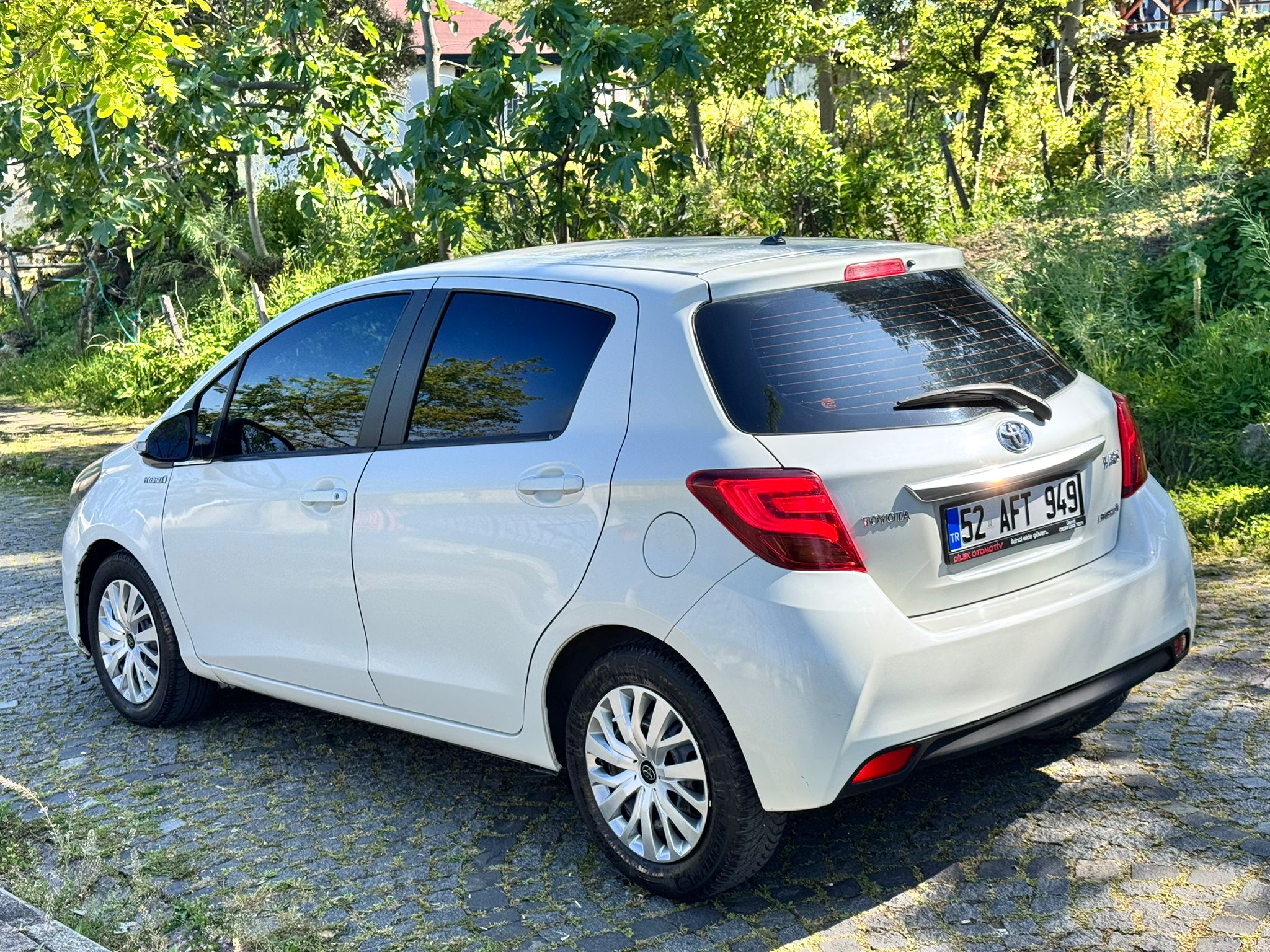 2015 TOYOTA YARİS 1.5 BENZİN+HYBRİD 179BİN KM