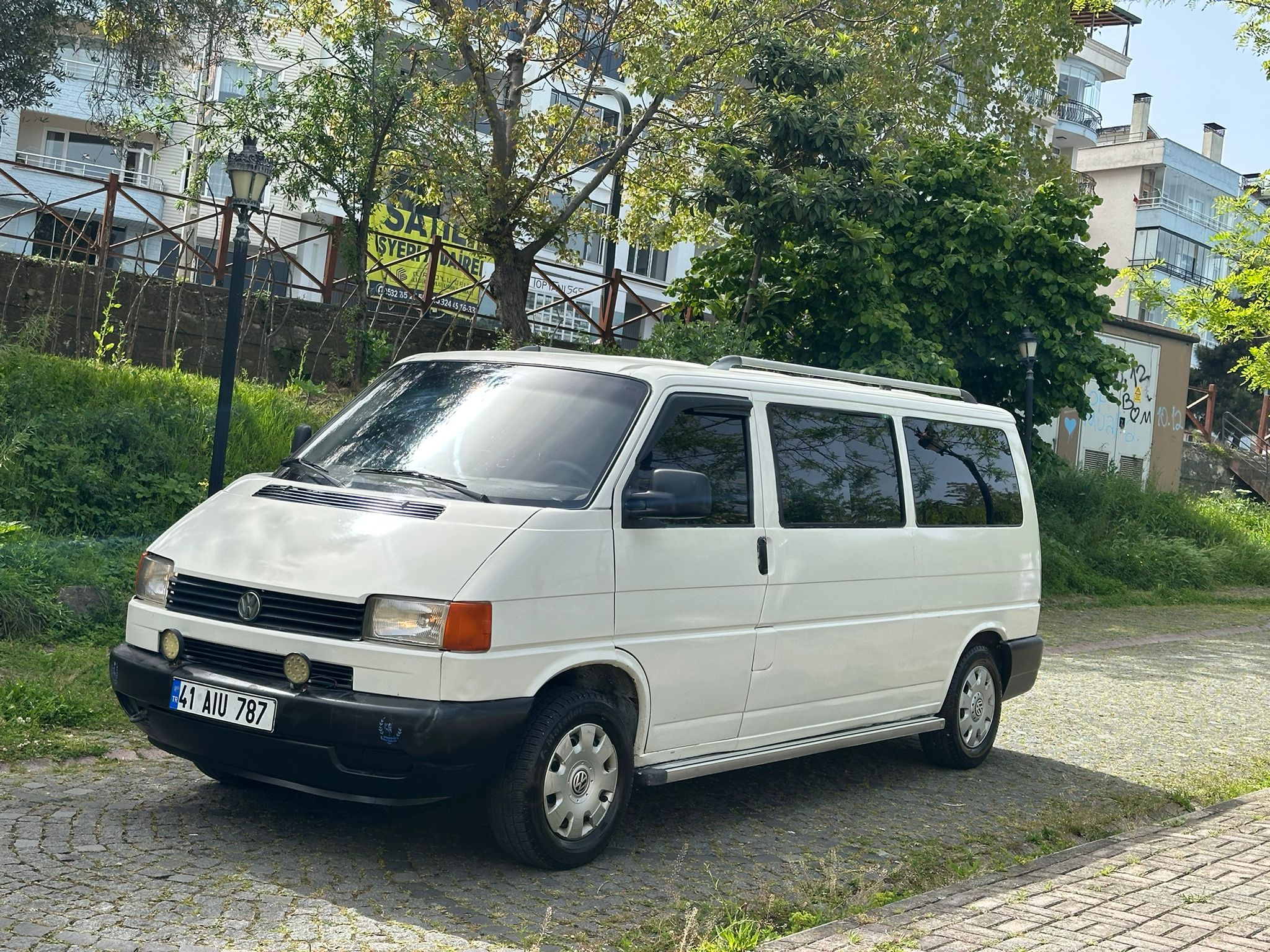 2001 VOLKSWAGEN TRANSPORTER 2.4 CAMLI(elden senetle araba)