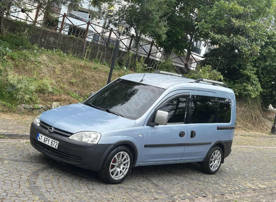2005 OPEL COMBO 1.7 CDTİ ÇİFT SÜRGÜ OTOMOBİL RUHSATLI KLIMA'LI senetle