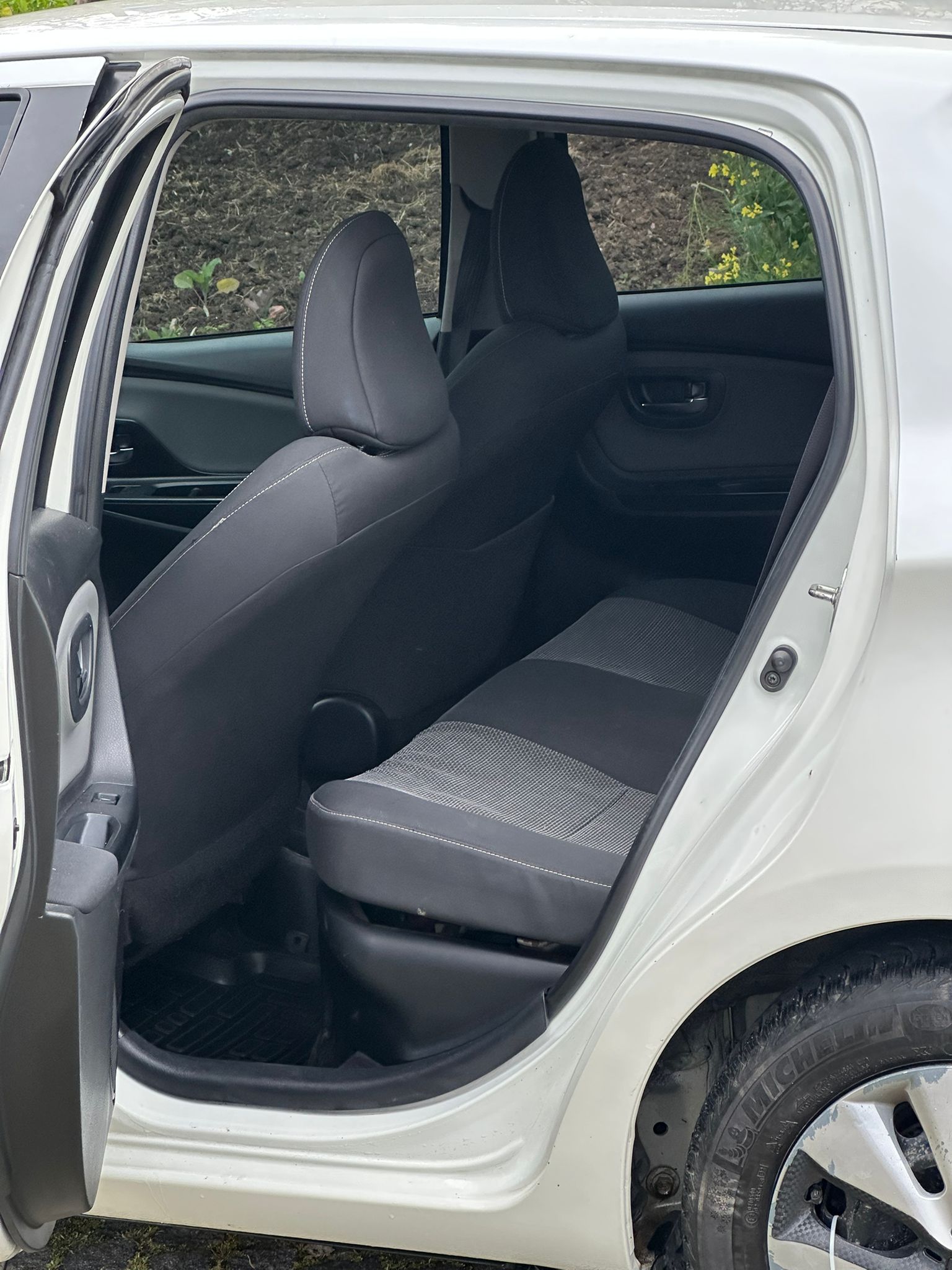 2015 TOYOTA YARİS 1.5 BENZİN+HYBRİD 179BİN KM