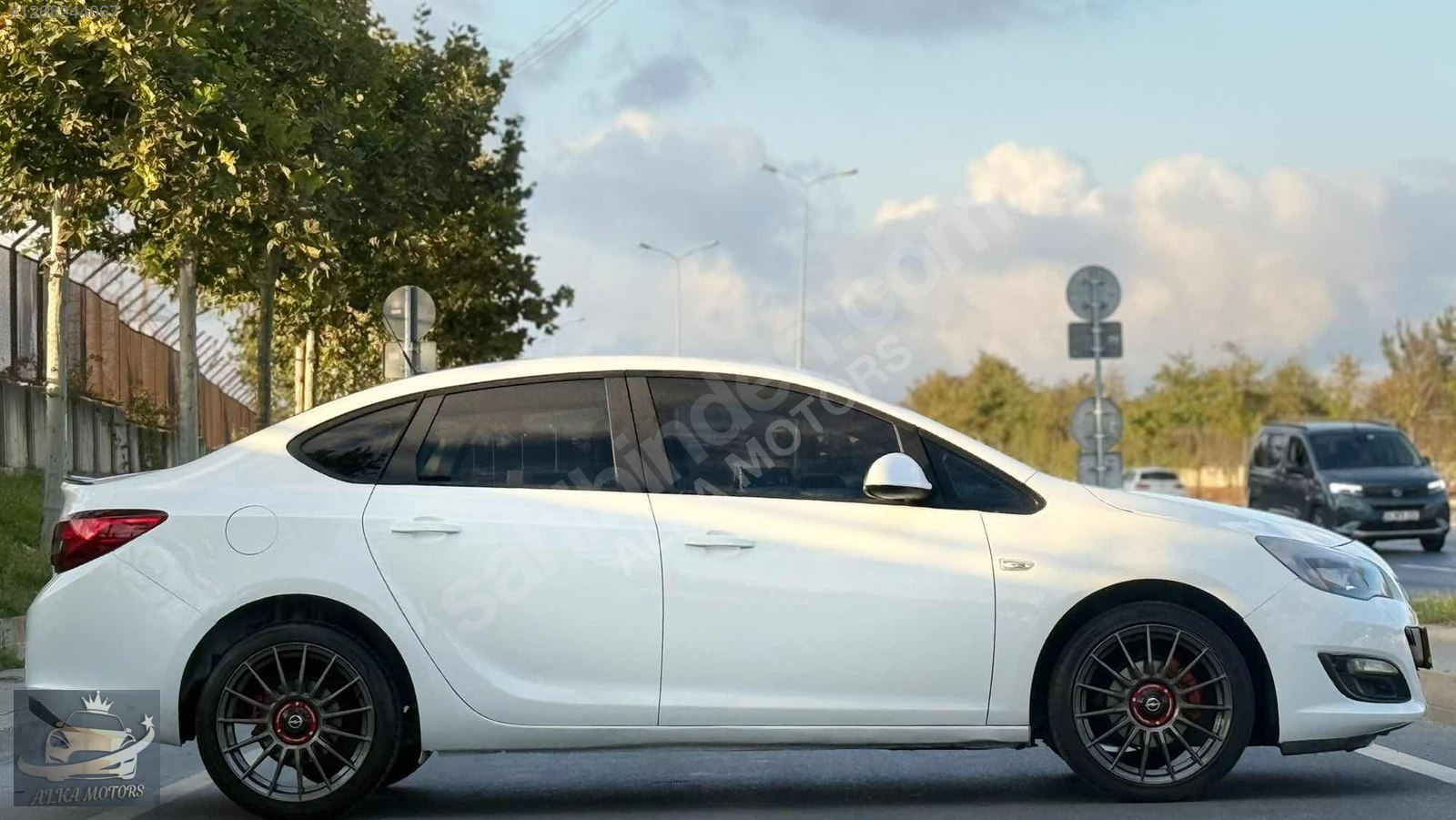 ALKA MOTORS'DAN 2014 ASTRA SEDAN 1.3 CDTI EDİTİON