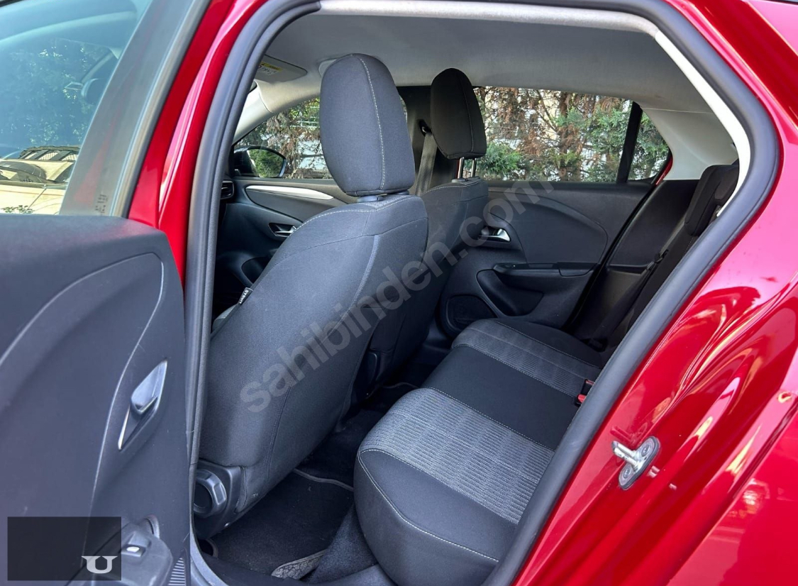  2022 MODEL OTOMATİK 1.2 T EDİTİON E-TOGGLE VİTES km 45.000 DE senetle