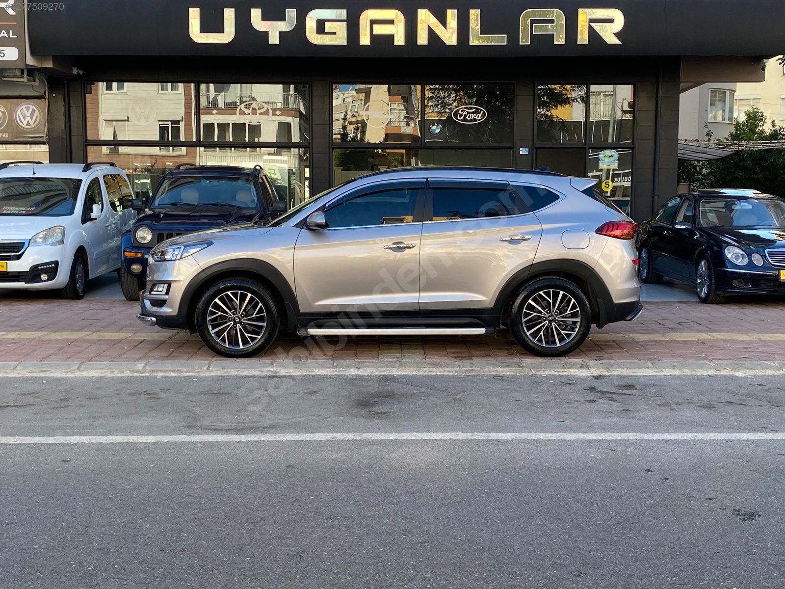 UYGANLAR'DAN HYUNDAİ TUCSON 1.6 CRDİ STYLEPLUS CAMTAVAN DERİ DÖŞ