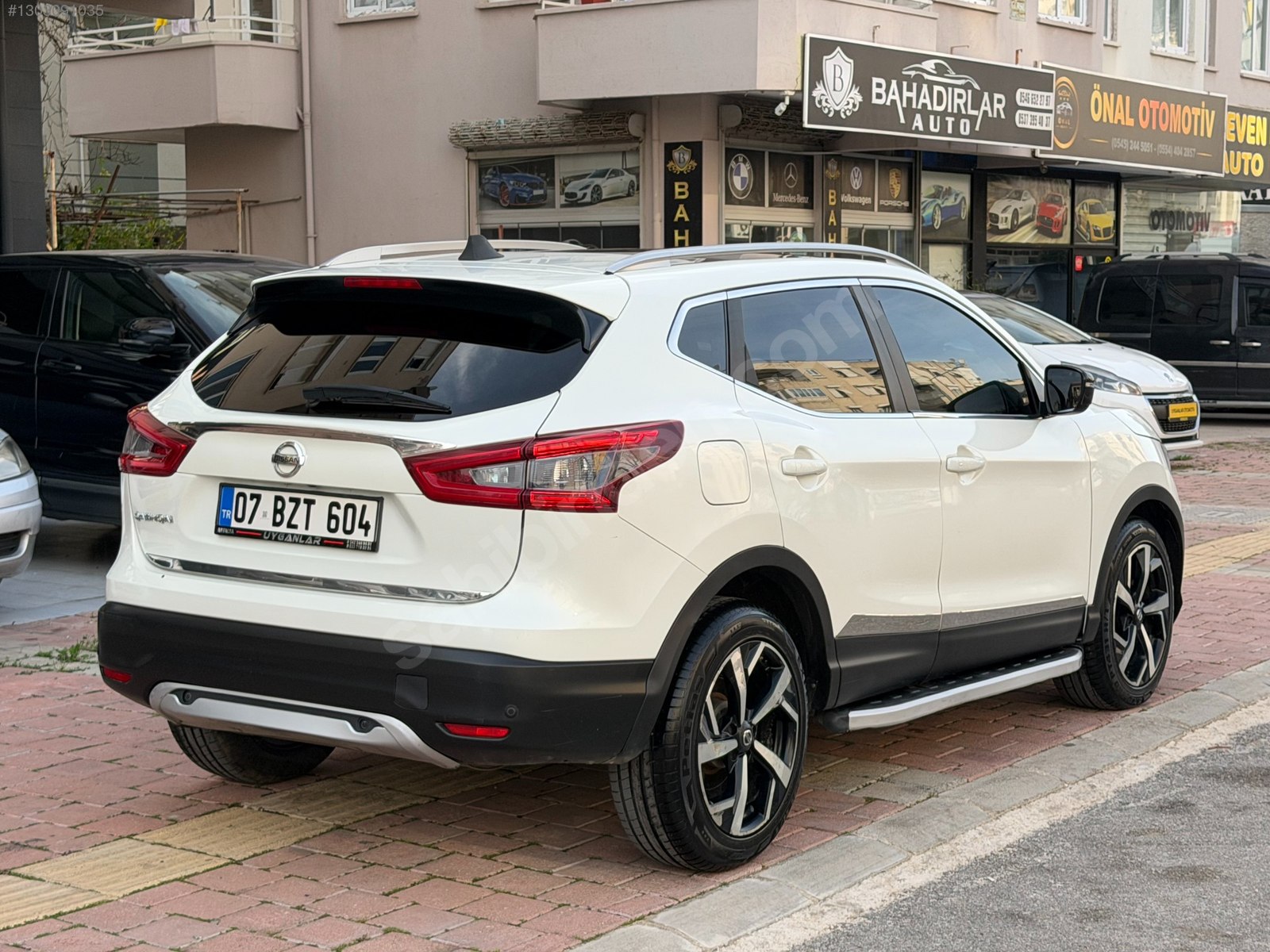 UYGANLAR'DAN NİSSAN QASHQAİ1.6DCİ XTRONİC BLACK EDİTİON CAM TVN.