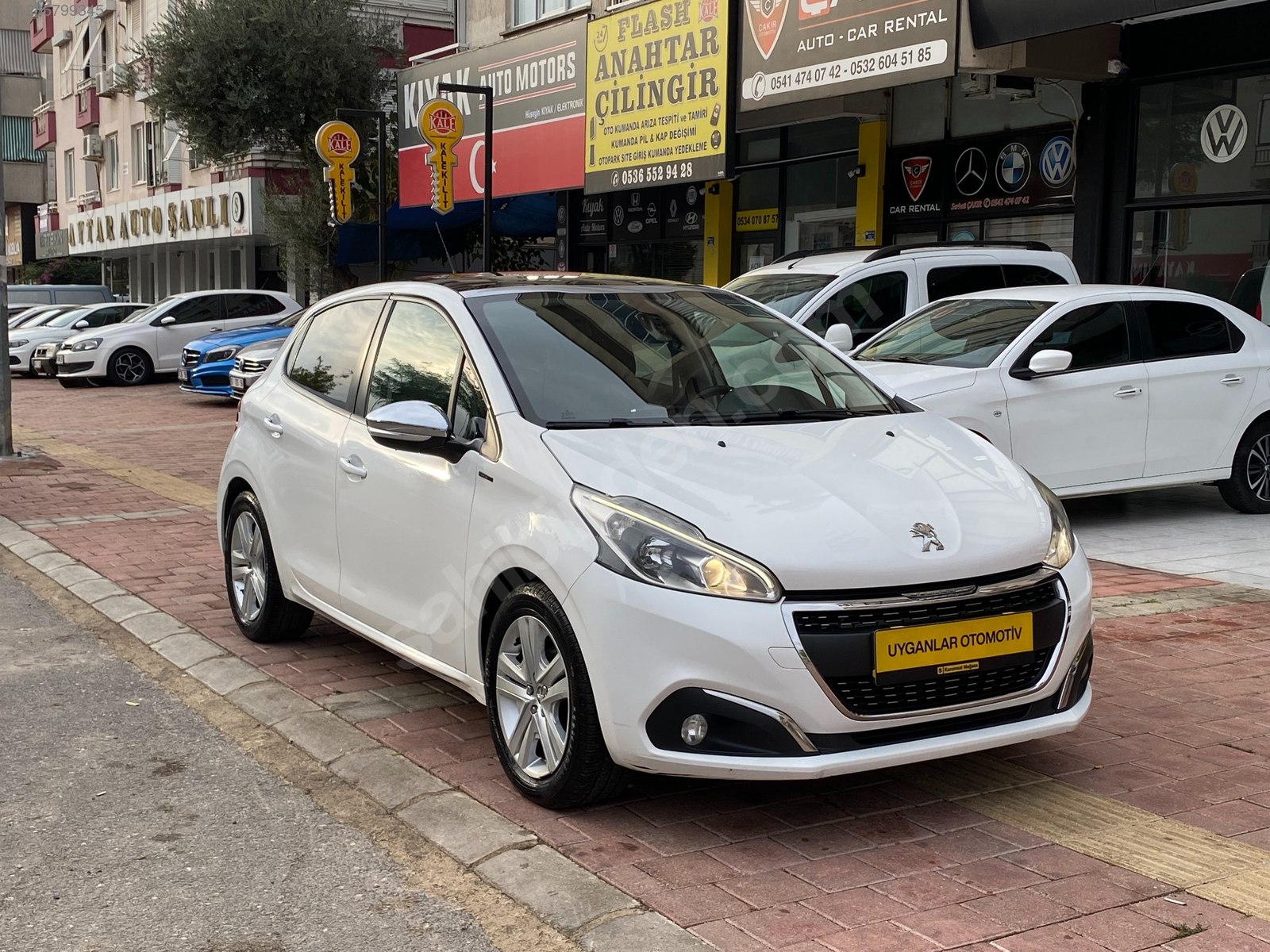 UYGANLAR'DAN PEUGEOT 208 1.5 BLUEHDI SİGNATURE C.TAVAN BAKIMLI