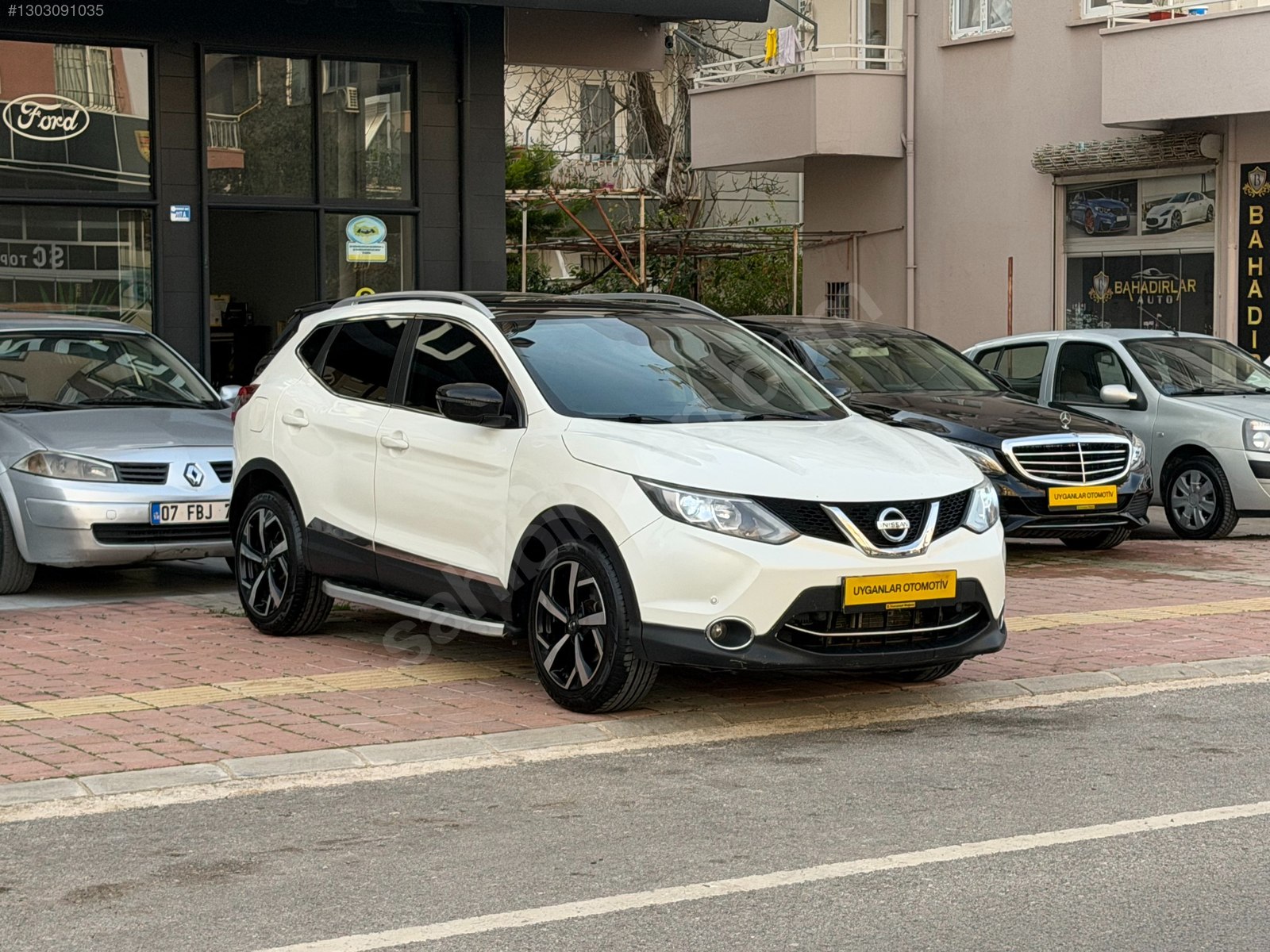 UYGANLAR'DAN NİSSAN QASHQAİ1.6DCİ XTRONİC BLACK EDİTİON CAM TVN.