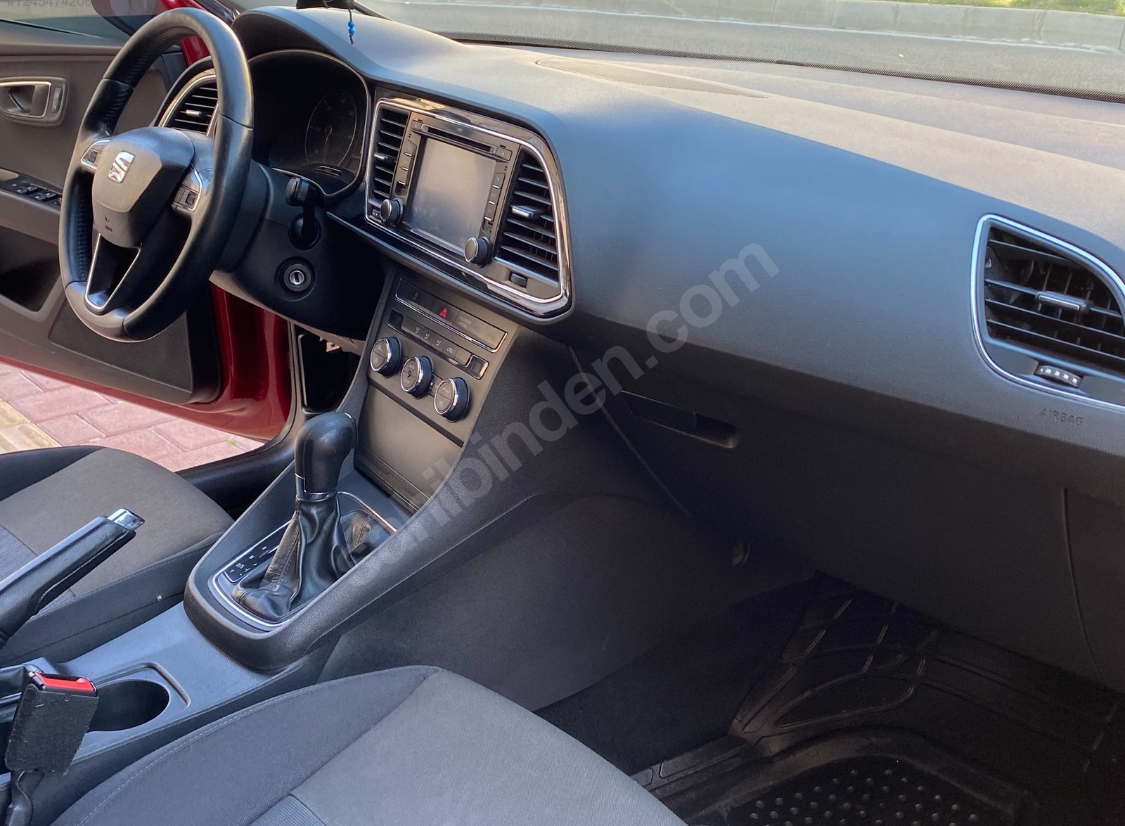 SEAT LEON CR STYLE DSG  MODELİ 2013(elden senetle araba)
