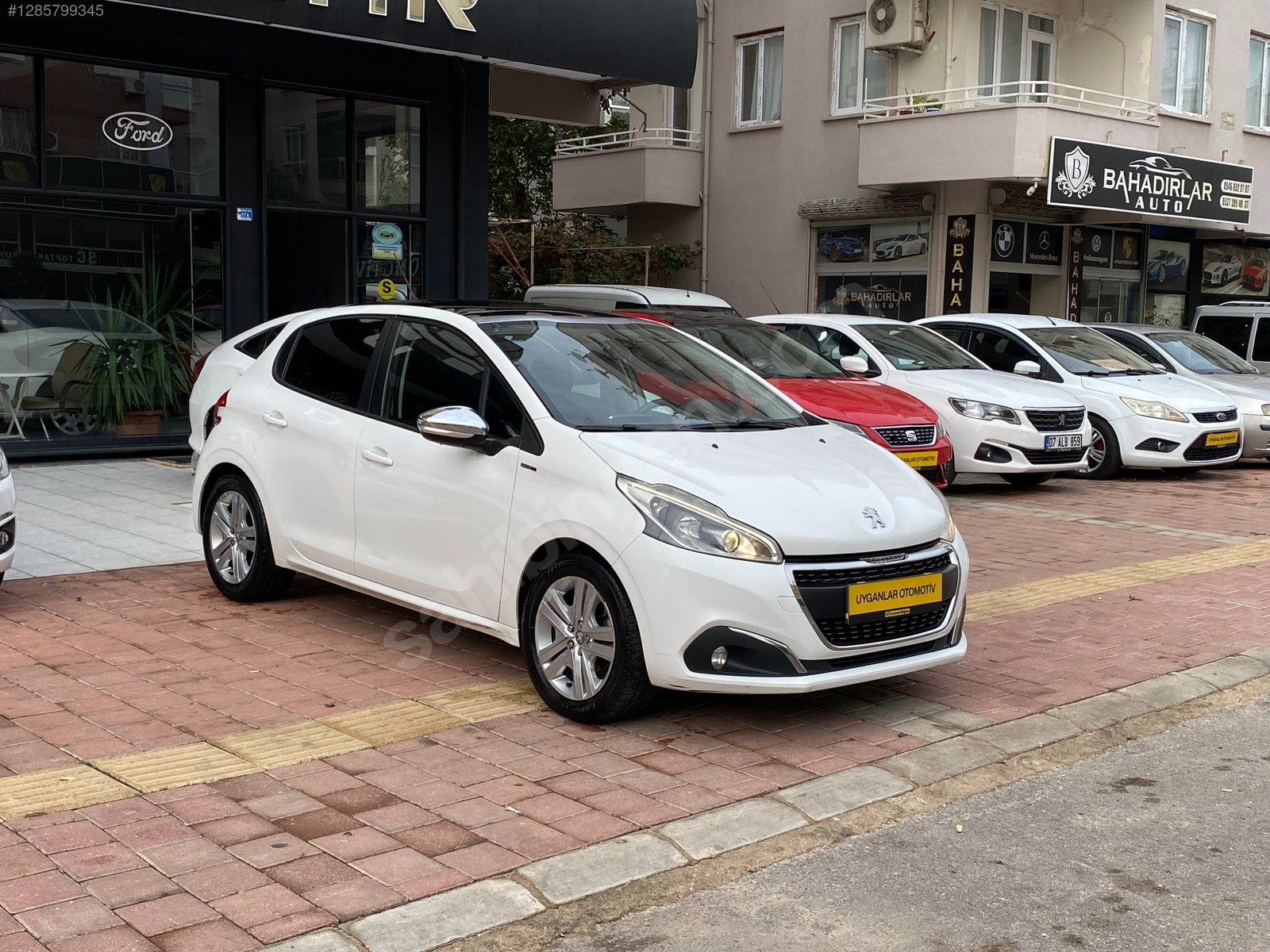 UYGANLAR'DAN PEUGEOT 208 1.5 BLUEHDI SİGNATURE C.TAVAN BAKIMLI