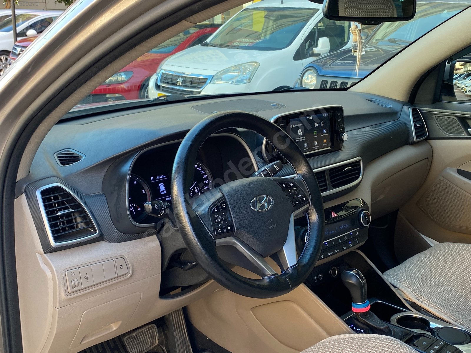 UYGANLAR'DAN HYUNDAİ TUCSON 1.6 CRDİ STYLEPLUS CAMTAVAN DERİ DÖŞ