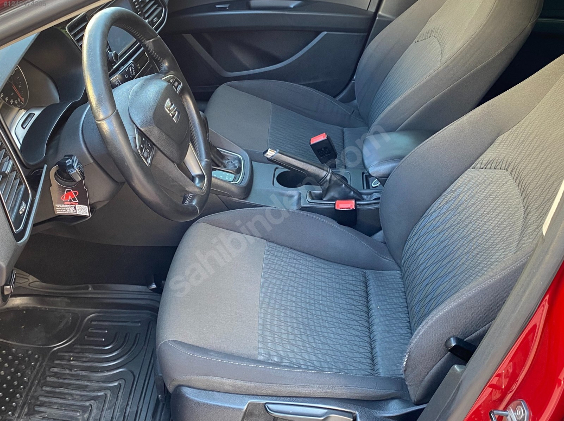 SEAT LEON CR STYLE DSG  MODELİ 2013(elden senetle araba)