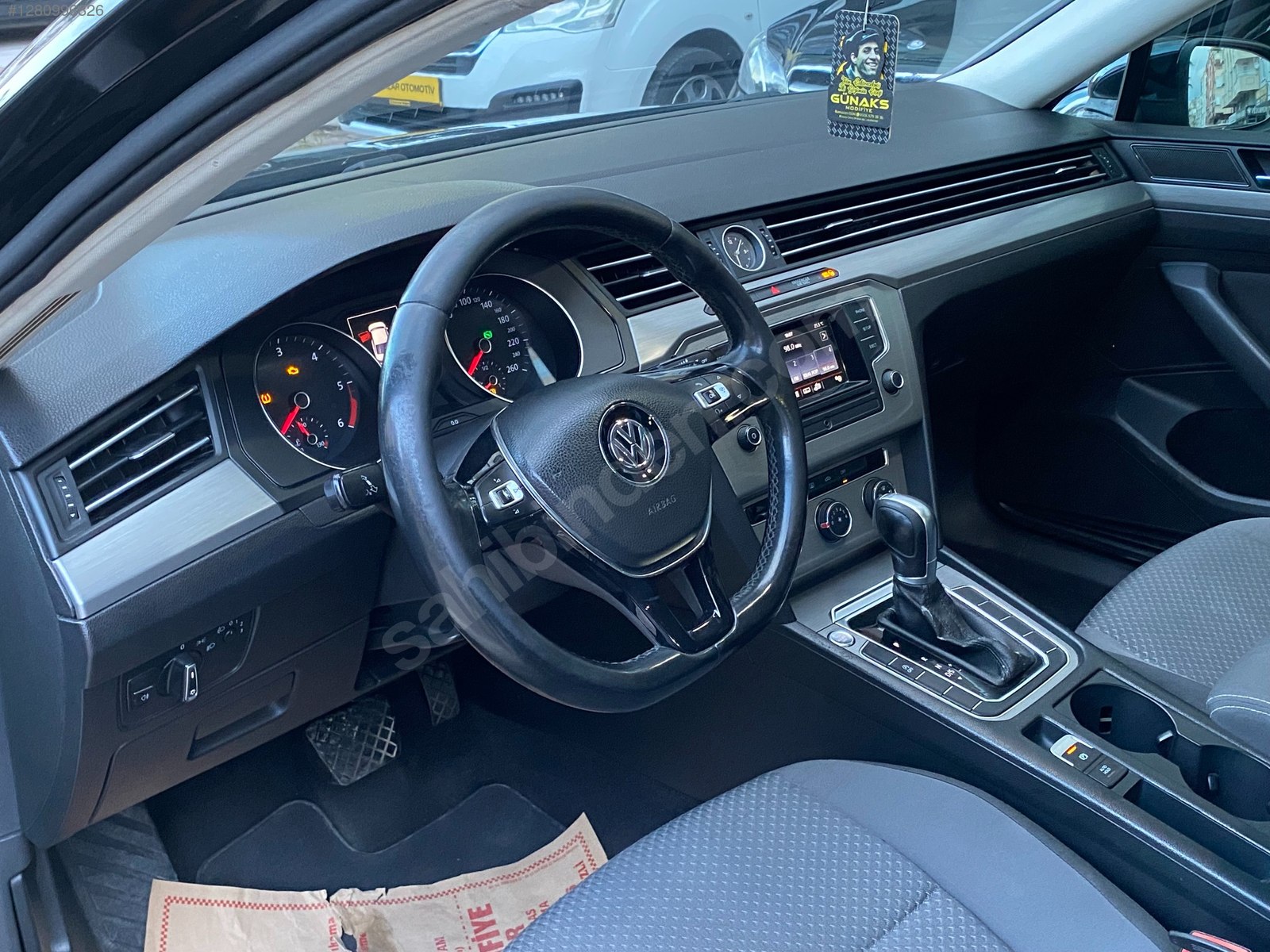 UYGANLAR'DAN VOLKSWAGEN PASSAT 1.6 TDİ BLUEMOTİON DSG (OTOMATİK)