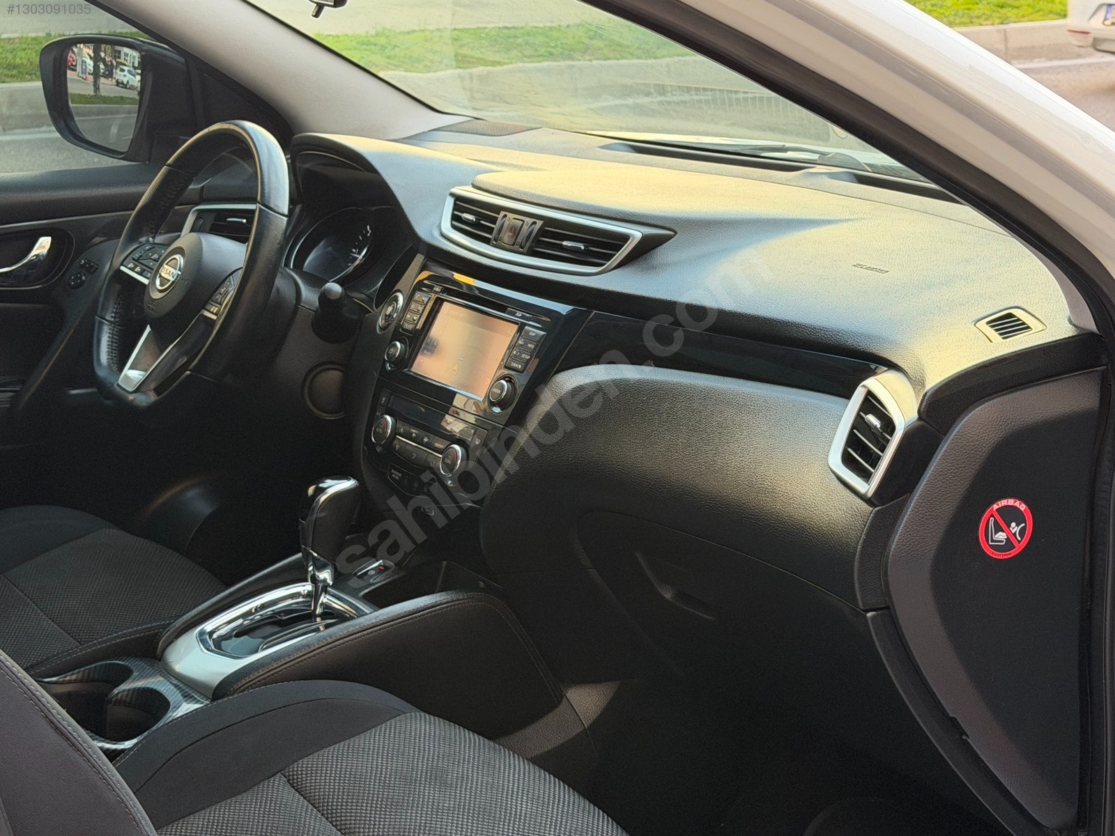 UYGANLAR'DAN NİSSAN QASHQAİ1.6DCİ XTRONİC BLACK EDİTİON CAM TVN.