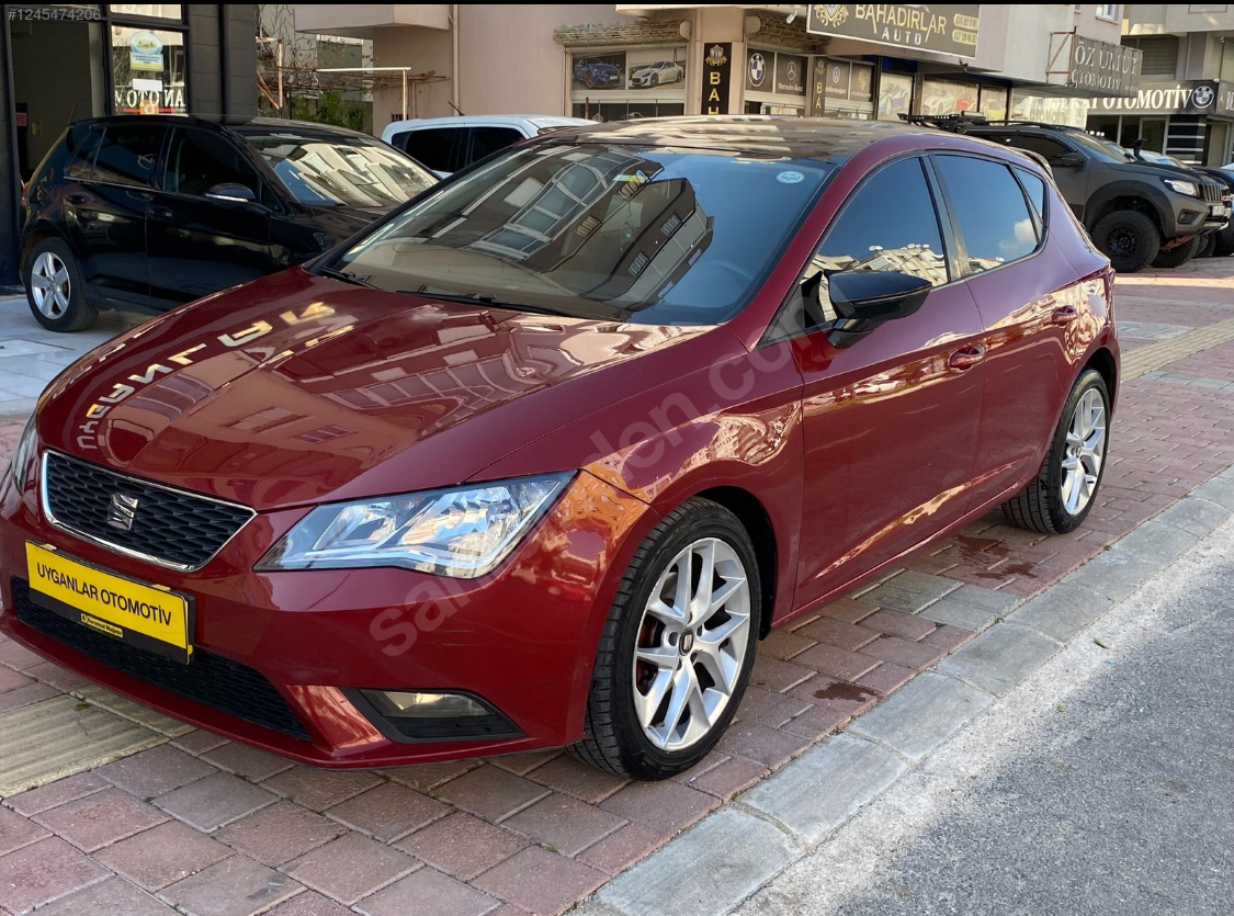 SEAT LEON CR STYLE DSG  MODELİ 2013(elden senetle araba)