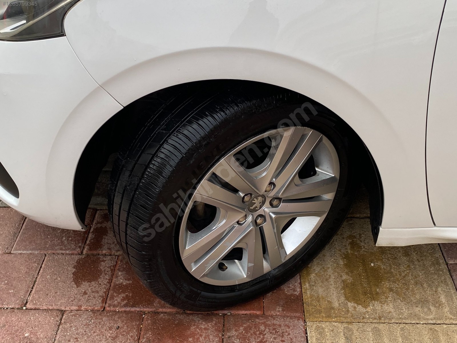 UYGANLAR'DAN PEUGEOT 208 1.5 BLUEHDI SİGNATURE C.TAVAN BAKIMLI