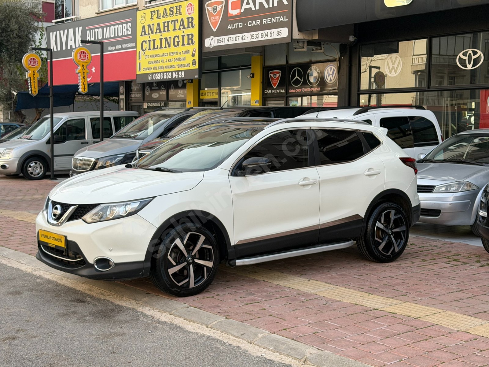UYGANLAR'DAN NİSSAN QASHQAİ1.6DCİ XTRONİC BLACK EDİTİON CAM TVN.