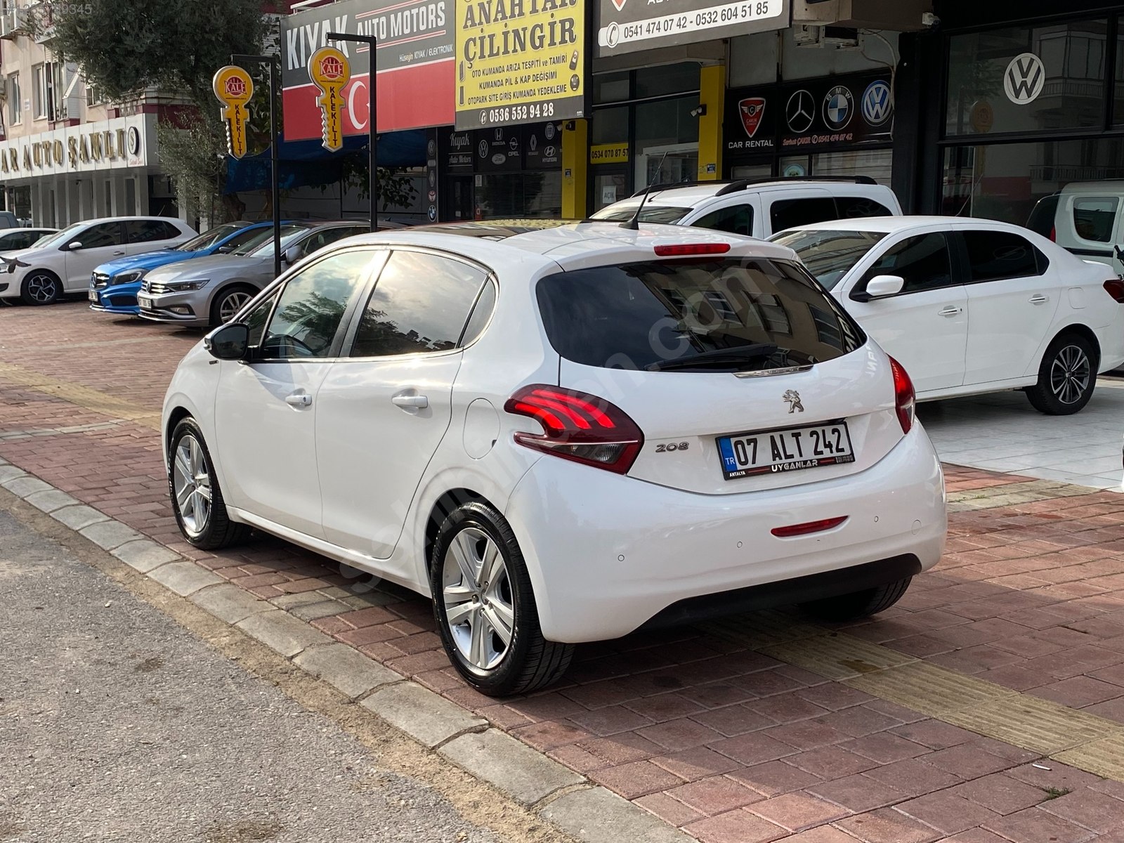 UYGANLAR'DAN PEUGEOT 208 1.5 BLUEHDI SİGNATURE C.TAVAN BAKIMLI