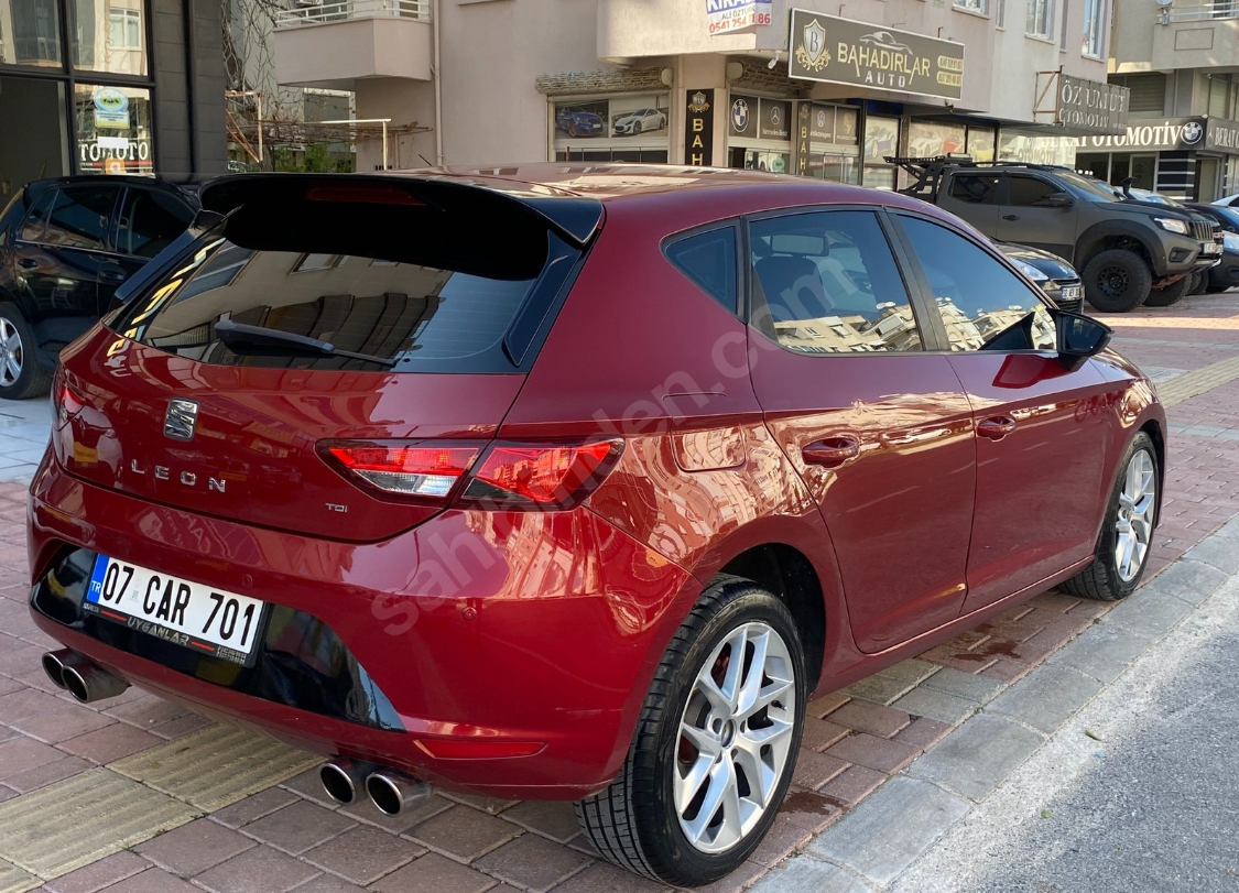 SEAT LEON CR STYLE DSG  MODELİ 2013(elden senetle araba)