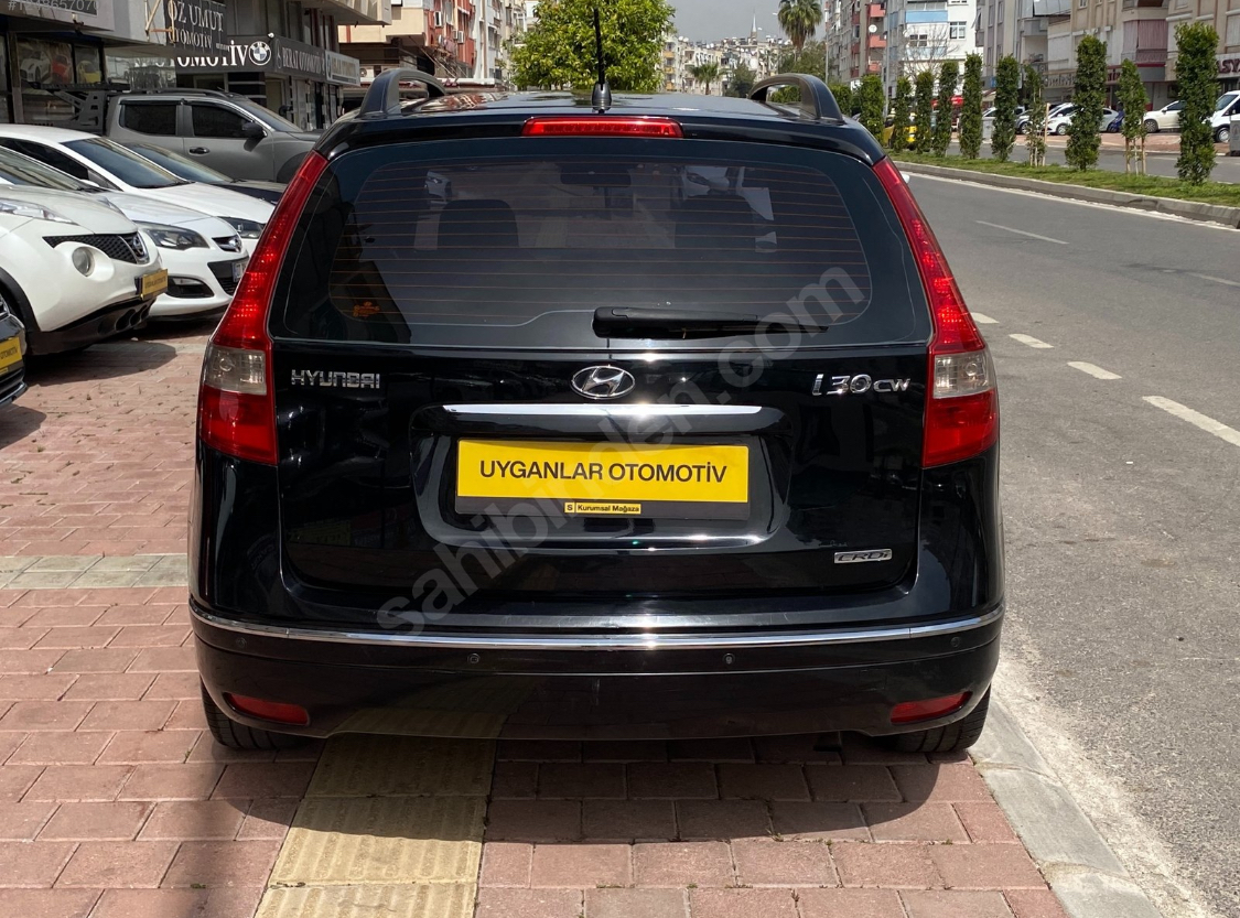 HYUNDAİ İ30 1.6 CRDİ MODE PAKET(elden senetle araba)
